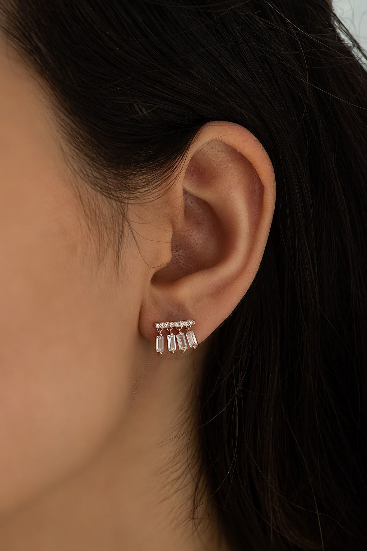 Dört Baget Taş Sallantılı Nano Zirkon Küpe Rose Kaplama Gümüş Uvps300128