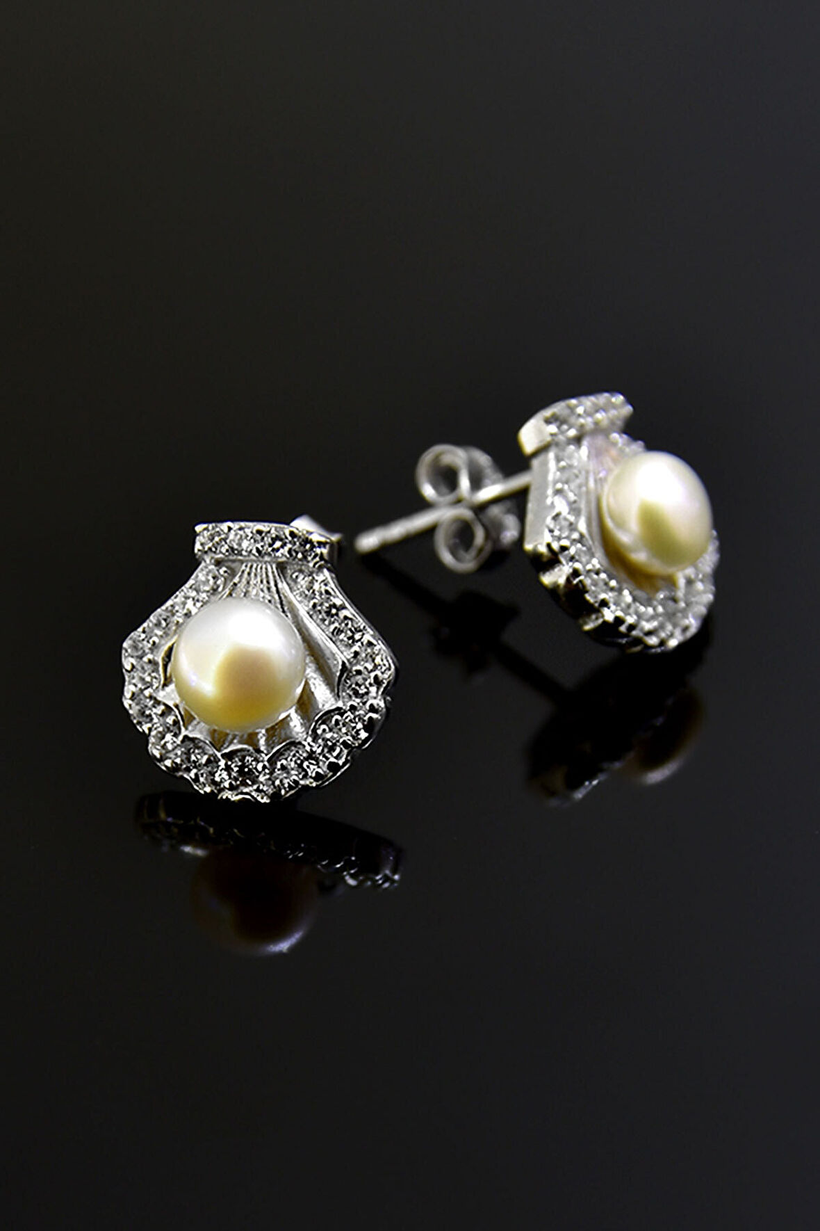 925 Ayar Gümüş Rodyum Kaplama Taşlı Çivili Inci Küpe