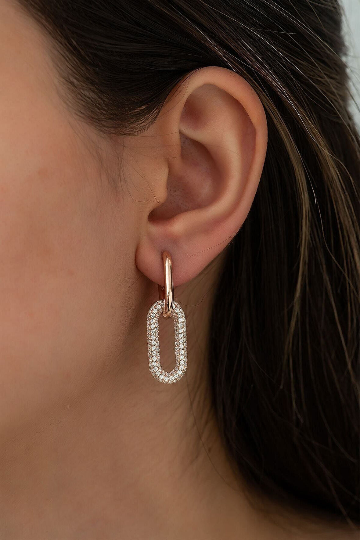 925 Ayar Beyaz Zirkon Taşlı Rose Altın Kaplama Tekli Gümüş Kadın Küpe