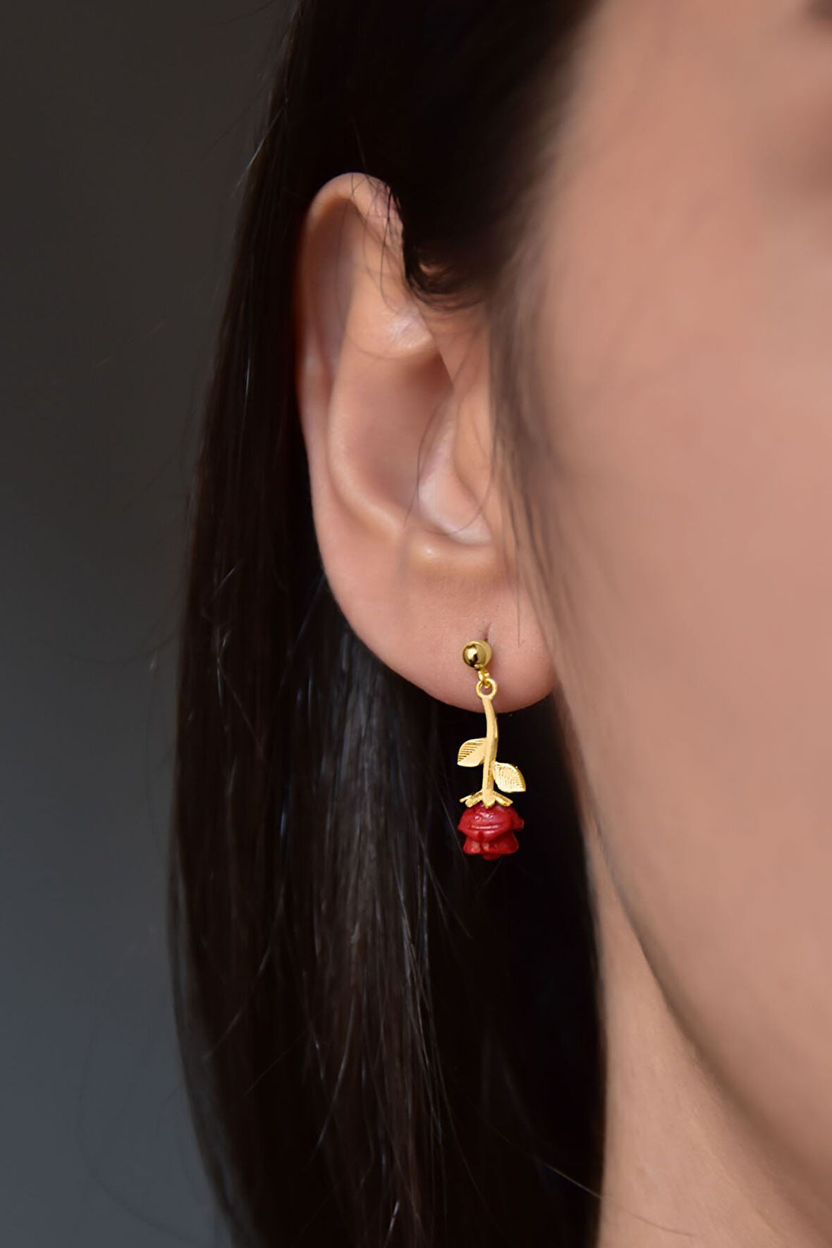 925 Ayar Gümüş Altın Kaplama Tekli Kırmızı Gül Kadın Çivili Küpe