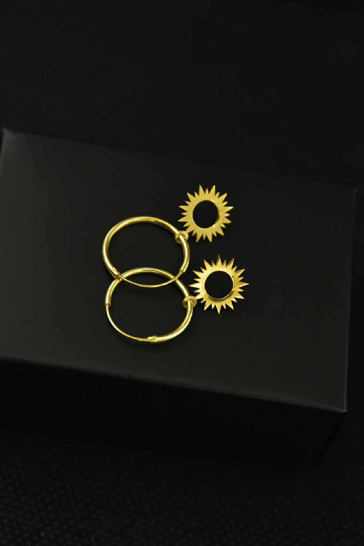 925 Ayar Gümüş Altın Kaplama Güneş Figürlü Halka Küpe