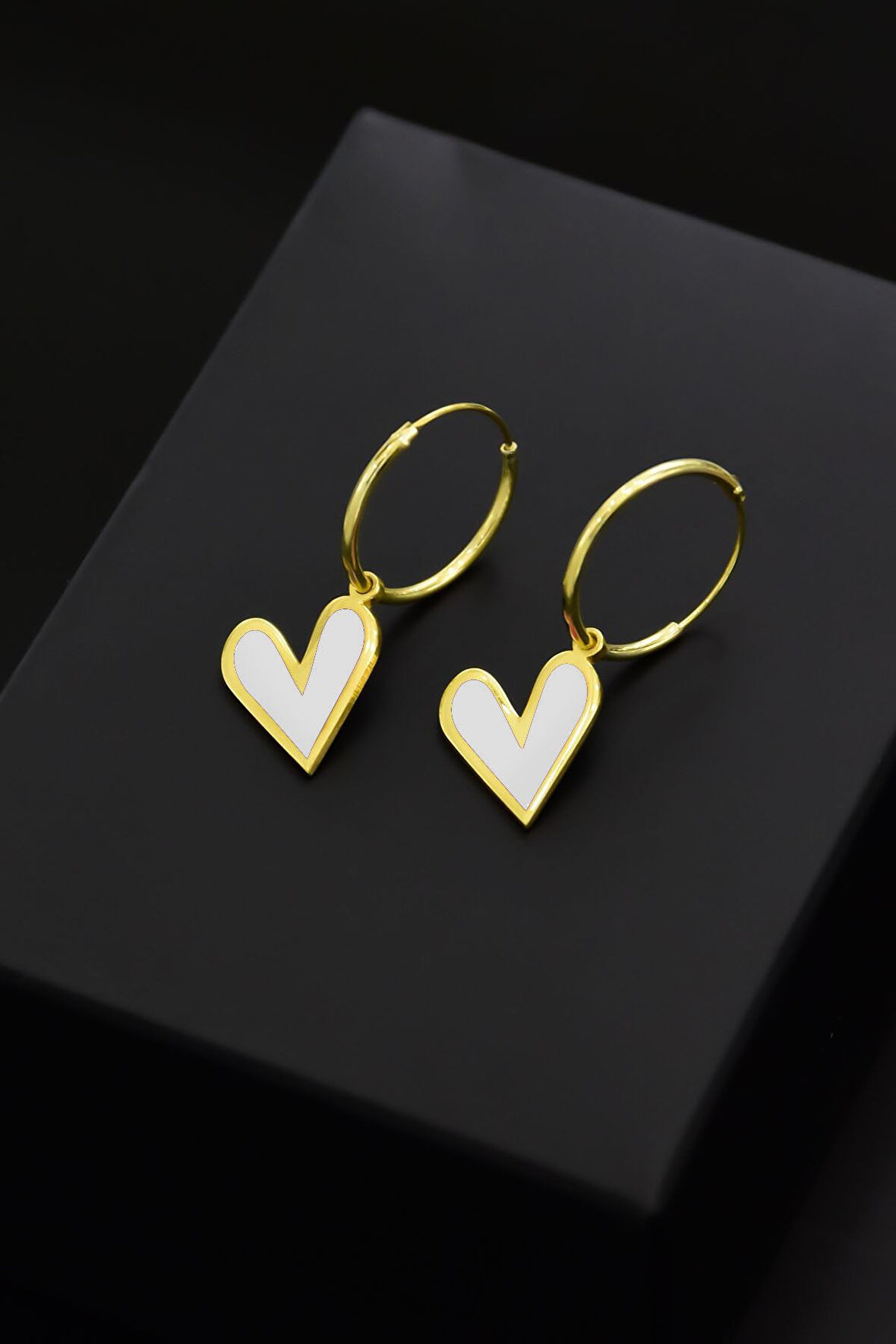 925 Ayar Gümüş Altın Kaplama Beyaz Mineli Kalp Halka Küpe