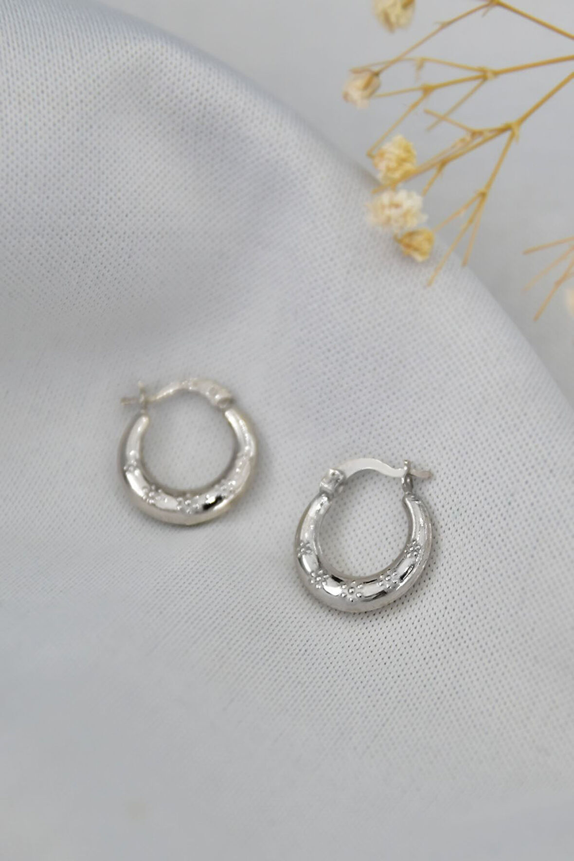 925 Ayar Gümüş Rodyum Kaplama Güneş Desenli Klipsli Kadın Küpe