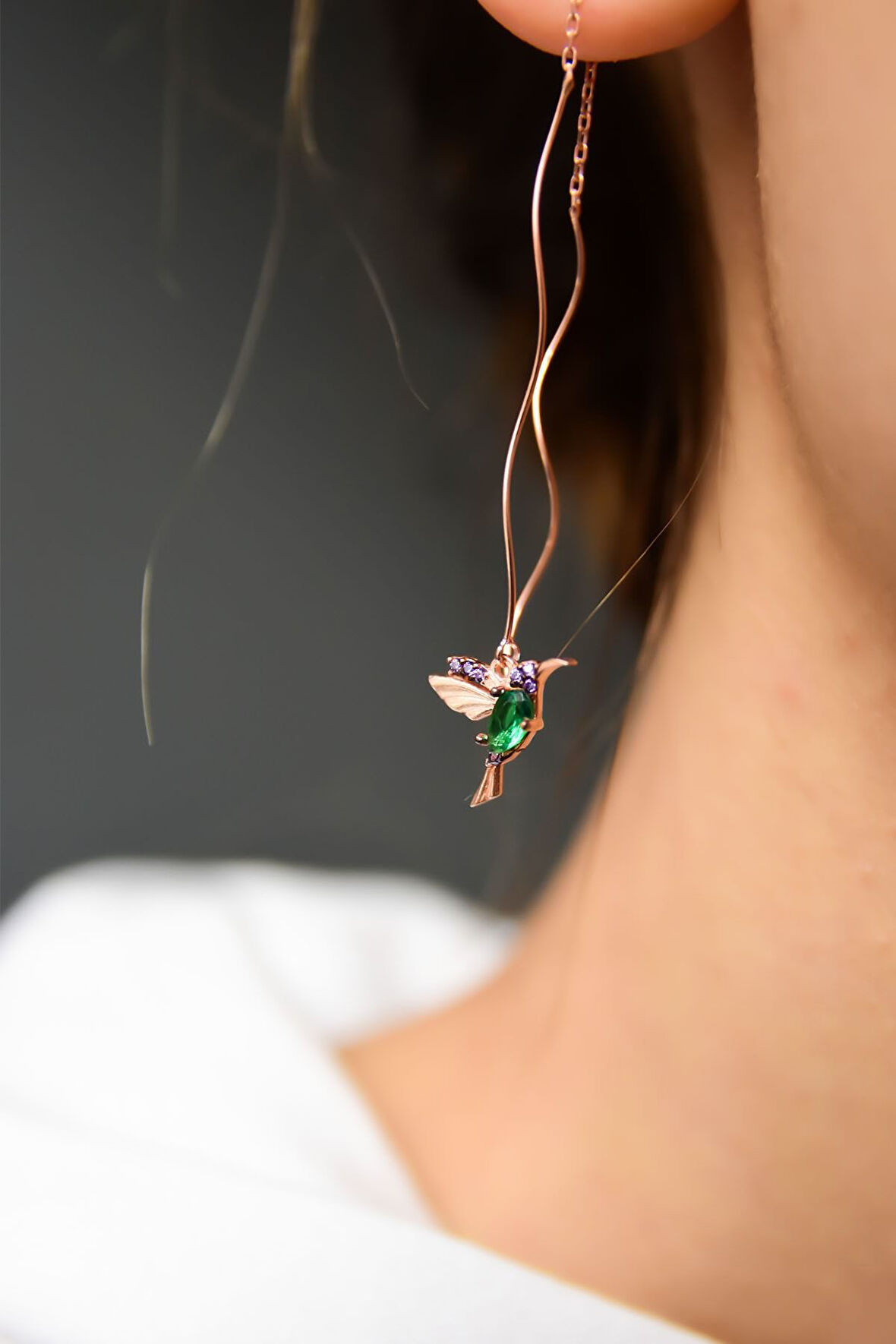 925 Ayar Gümüş Rose Kaplama Yeşil Mor Taşlı Sevgi Kuşu Dalgalı Küpe