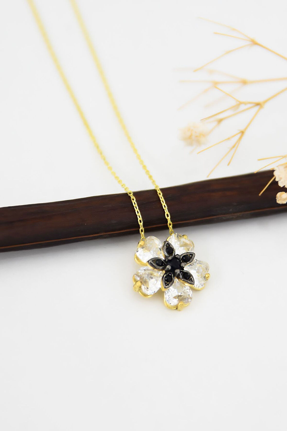 925 Ayar Gümüş Gold Kaplama Beyaz Taşlı Unutma Beni Çiçeği Kadın Kolye