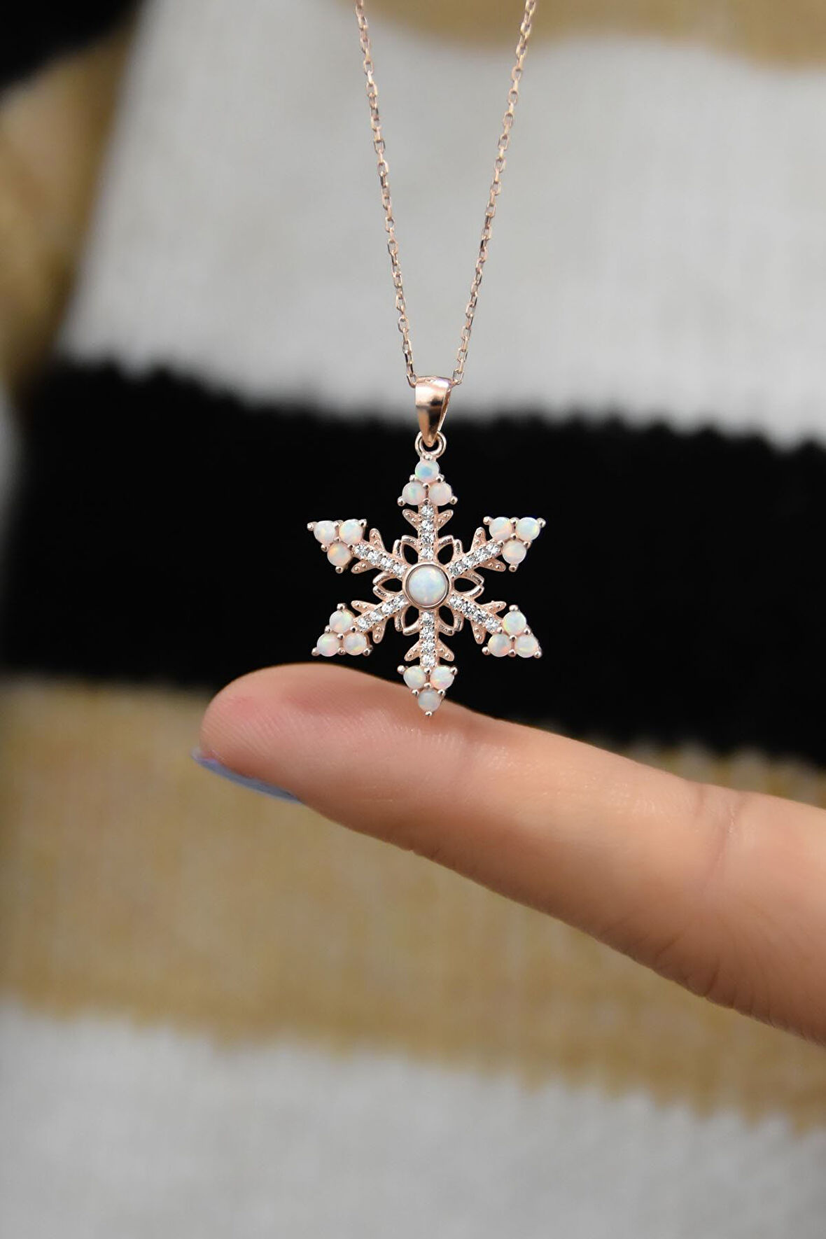 925 Ayar Gümüş Rose Kaplama Opal Kar Çiçeği Kolye