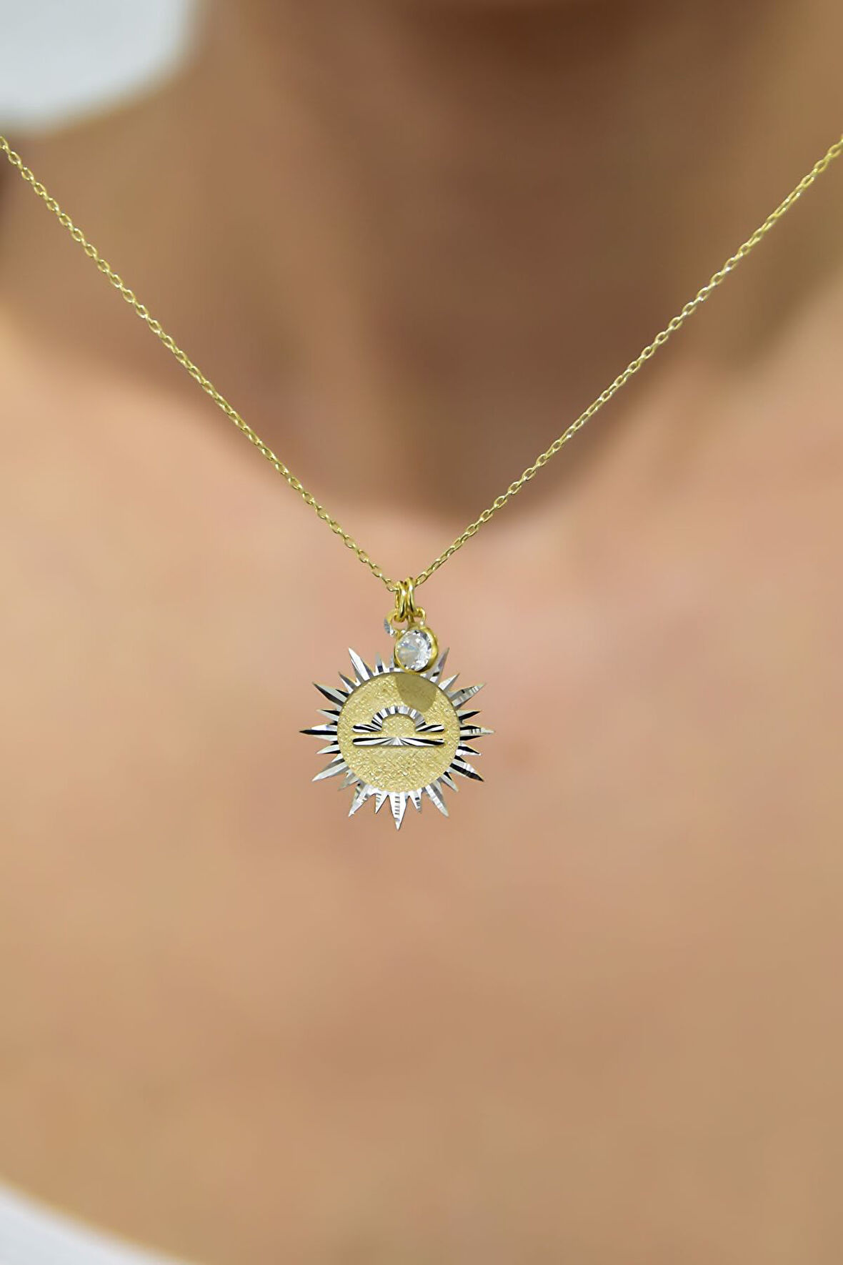 925 Ayar Gümüş Gold Kaplama Doğum Taşlı Kristal Kesim Plaka Terazi -libra Burç Kolye