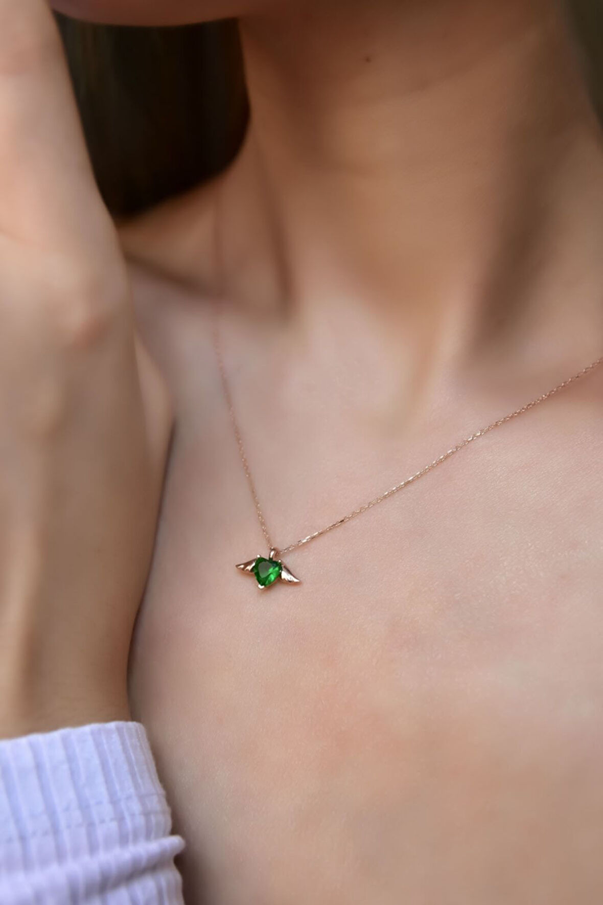 925 Ayar Gümüş Rose Kaplama Yeşim Renkli Kalp Kanat Kolye