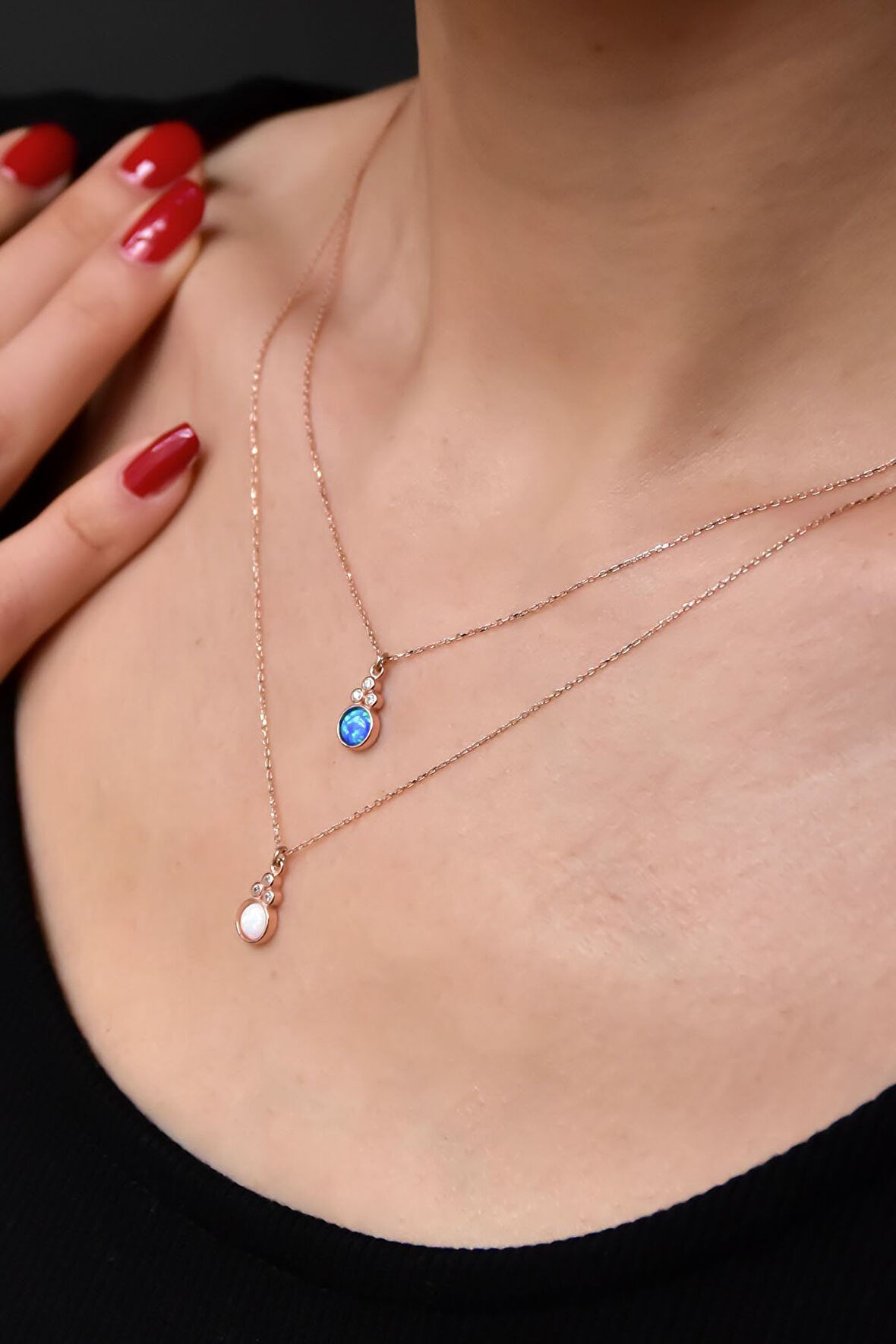 925 Ayar Gümüş Rose Kaplama Asansörlü Opal Beyaz Ve Mavi Taşlı Kolye