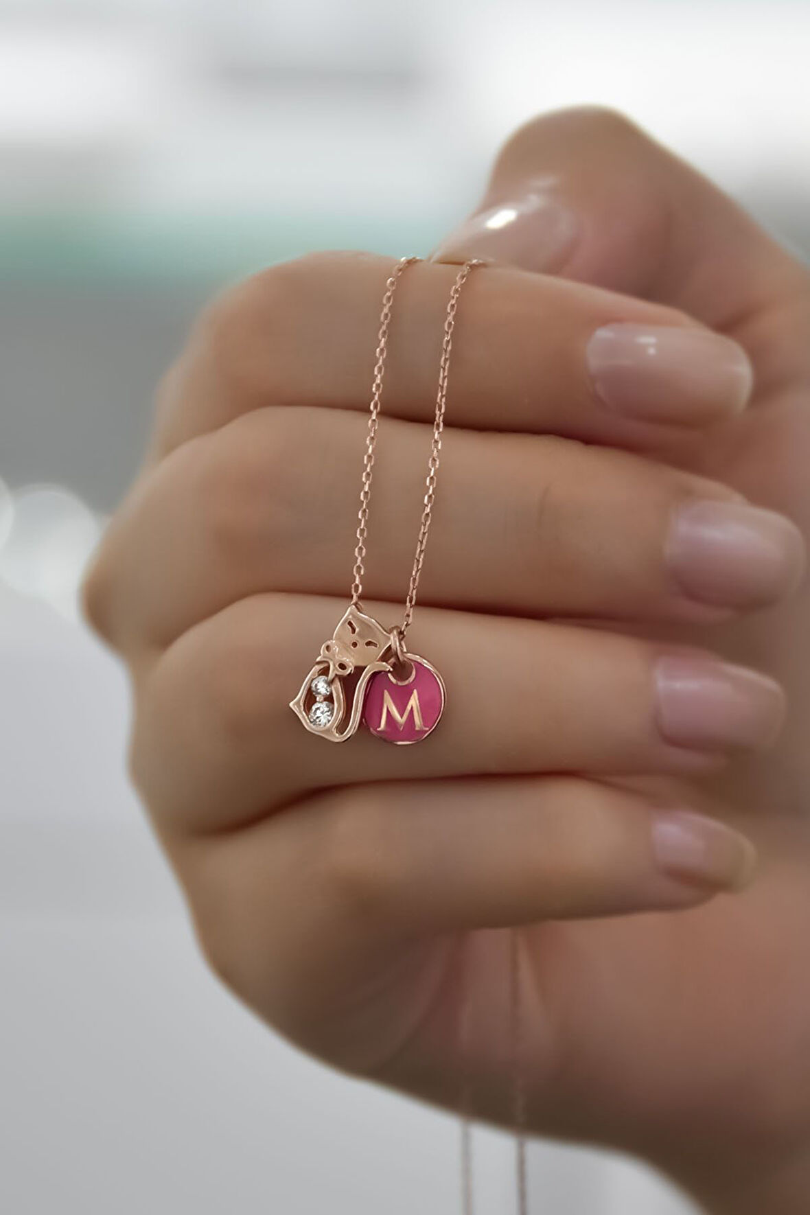 925 Ayar Gümüş Rose Kaplama Mineli M Harf Kedi Kolye