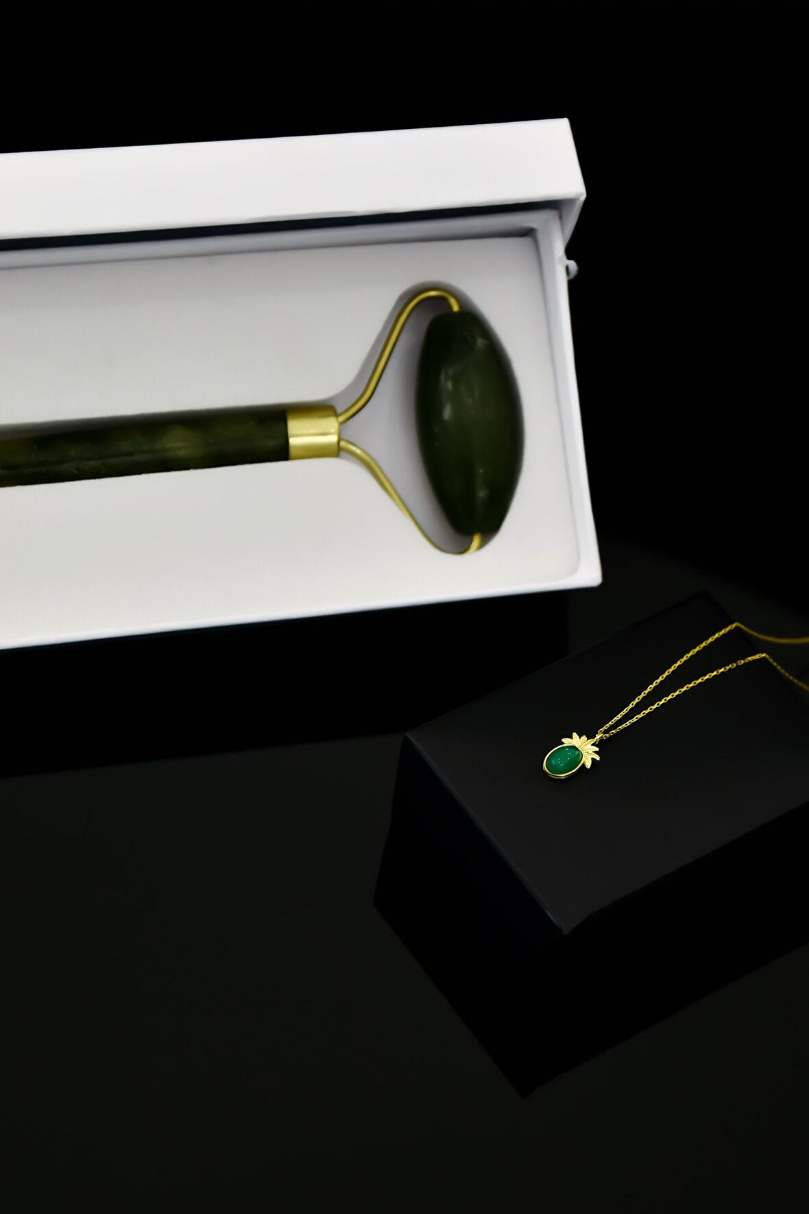 925 Ayar Gümüş Gold Kaplama Yeşim Taşlı Ananas Kolye Yeşim Taşı Çift Taraflı Yüz Masaj Aleti Hediye