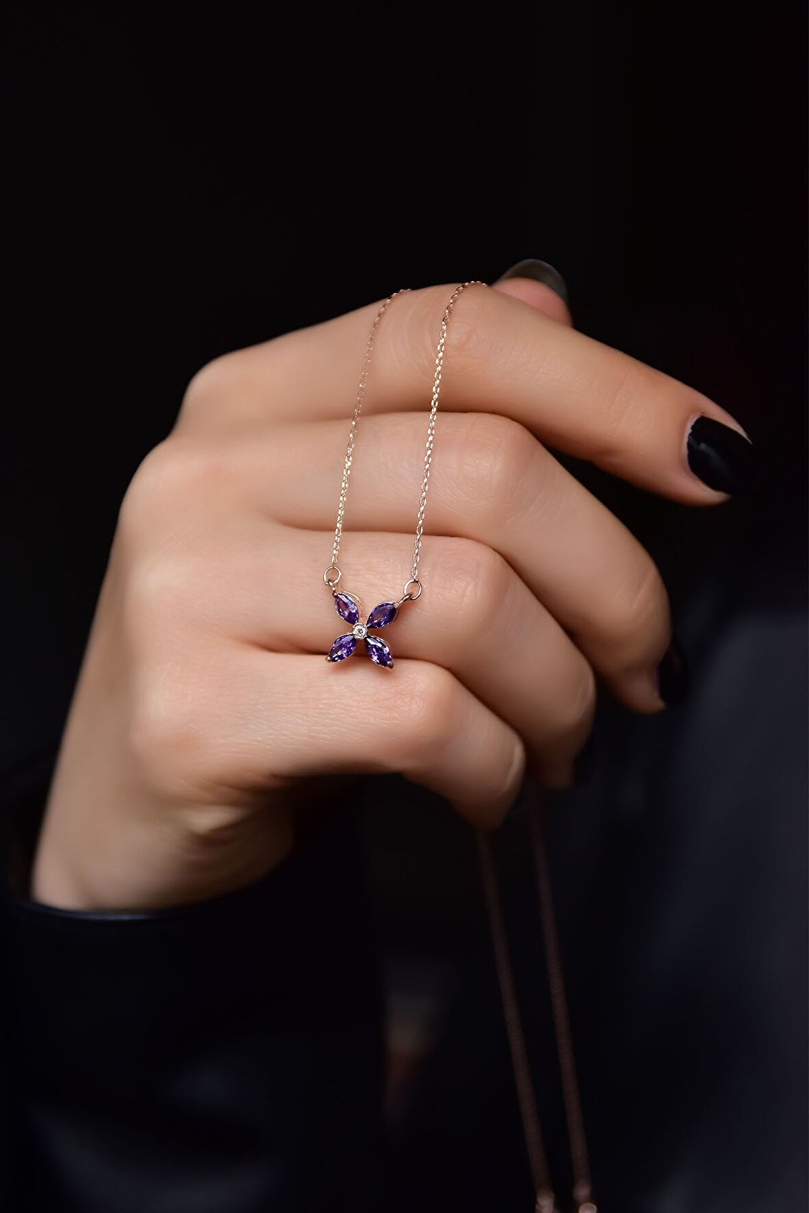 925 Ayar Gümüş Rose Kaplama Mor Zirkon Taşlı Plumeria Kolye