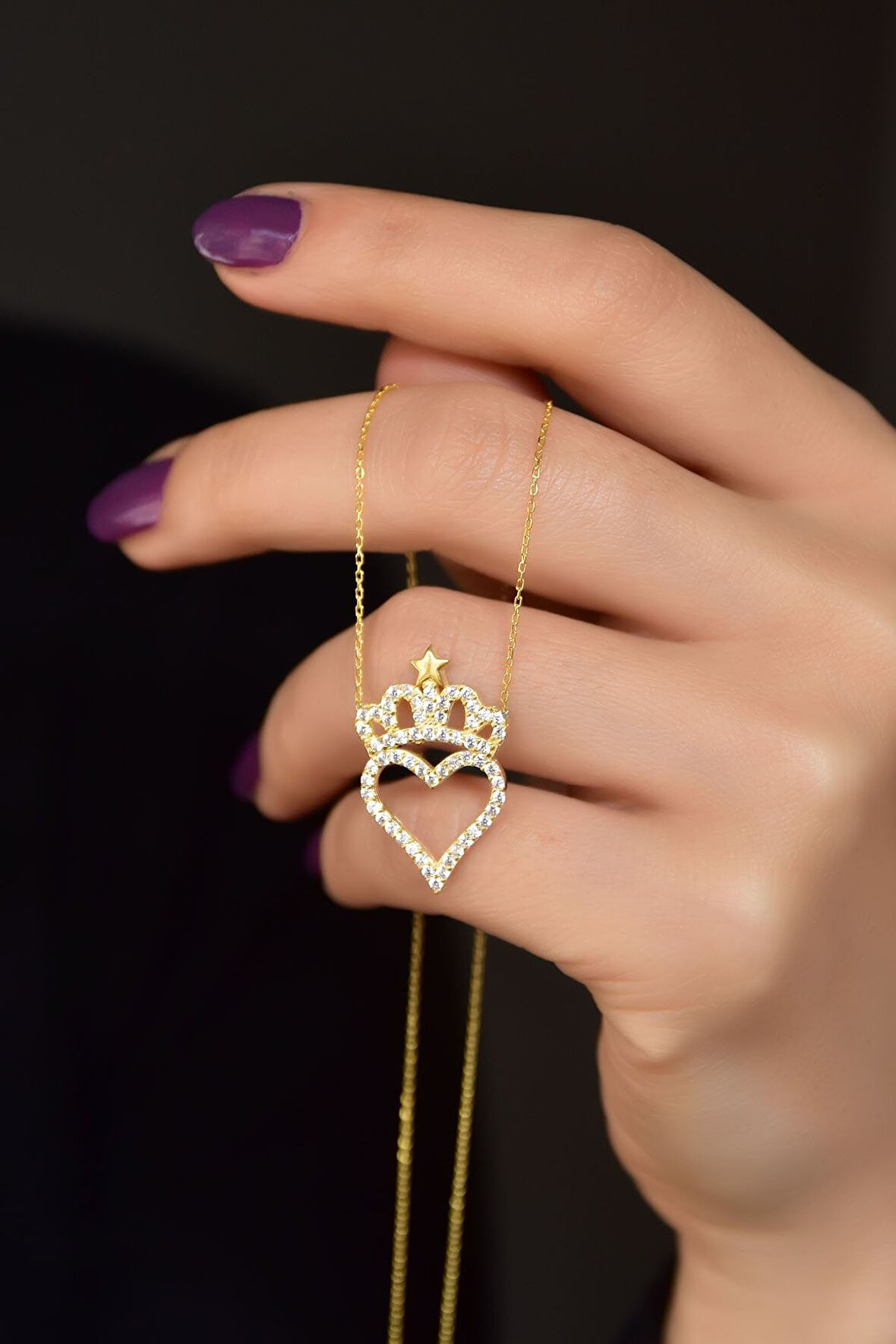 925 Ayar Gümüş Gold Kaplama Zirkon Taşlı Kalpli Kralıçe Tacı Kolye