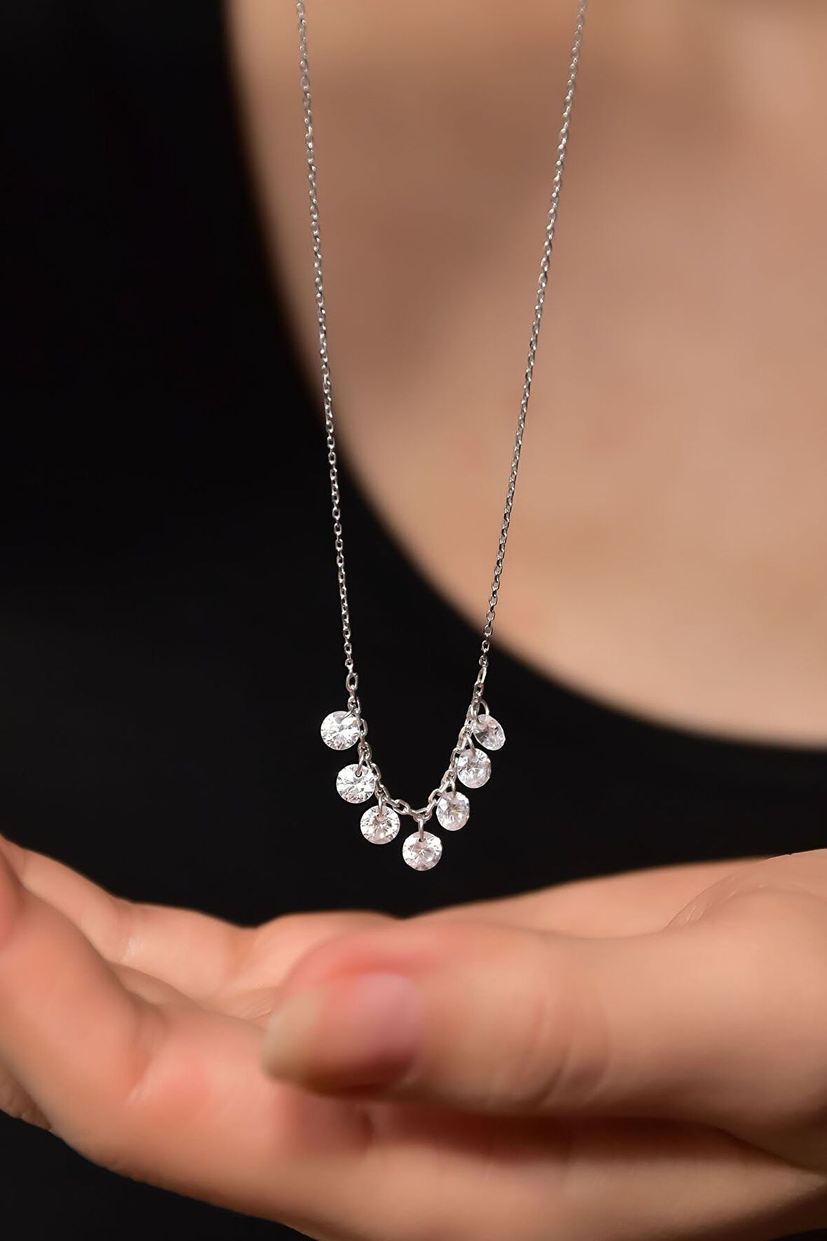 925 Ayar Gümüş Rodyum Kaplama Zirkon Taşlı Shakira Kolye