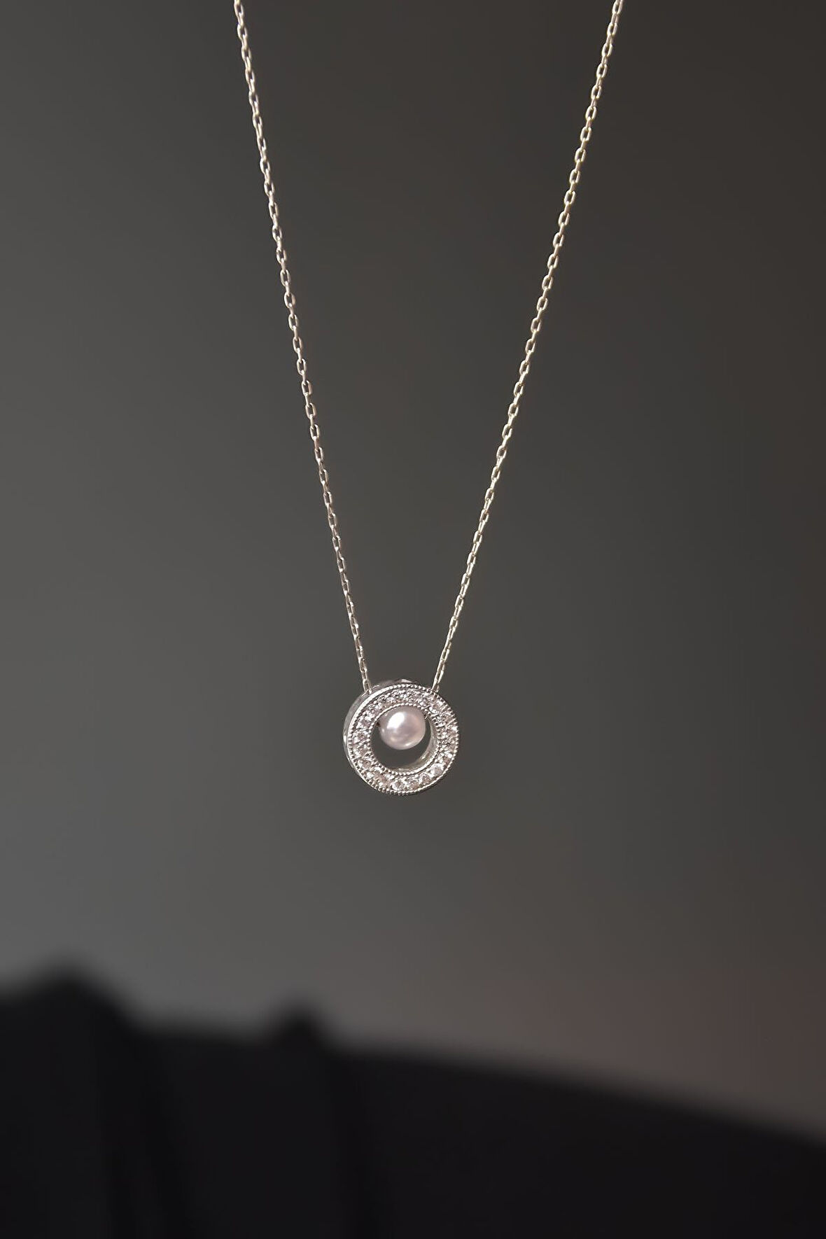 925 Ayar Gümüş Rodyum Kaplama Incili Yuvarlak Kolye