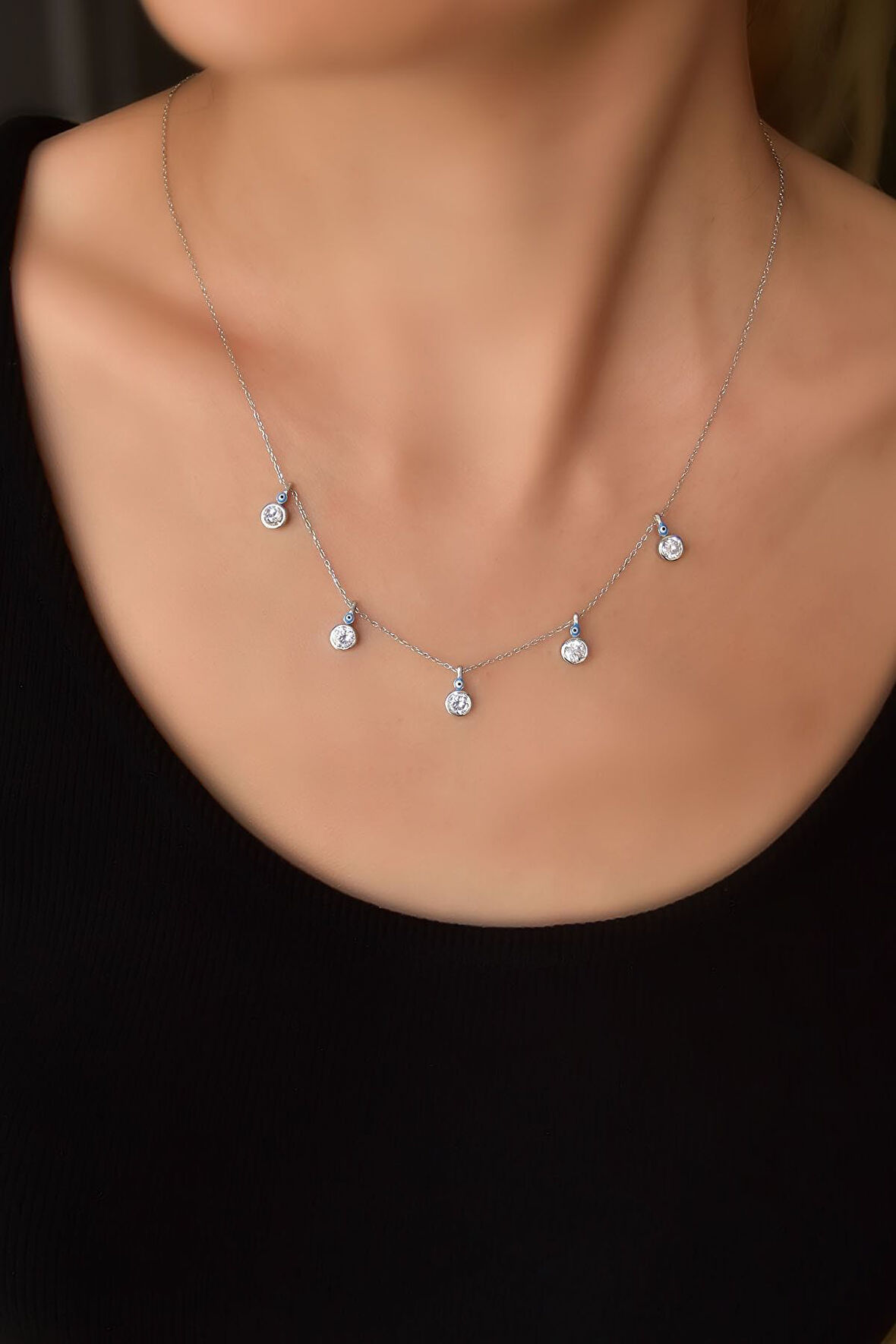 925 Ayar Gümüş Rodyum Kaplama Mineli Gözlü Yuvarlak Zirkon Taşlı Sallantılı Kolye