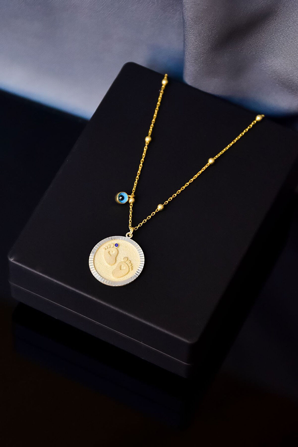 925 Ayar Gümüş Gold /rodyum Kaplama Cam Gözlü Top Zincirli Bebek Ayak Izi Lacivert Taşlı Plaka Kolye