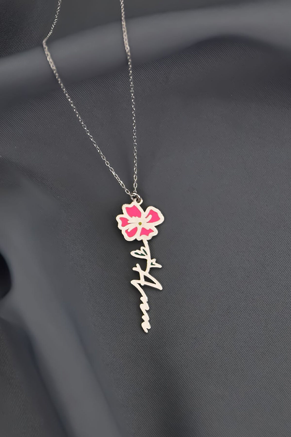 925 Ayar Gümüş Rodyum Kaplama Özel Tasarım Mineli Doğum Ağustos Ayı Çiçeği, Isim Kolye