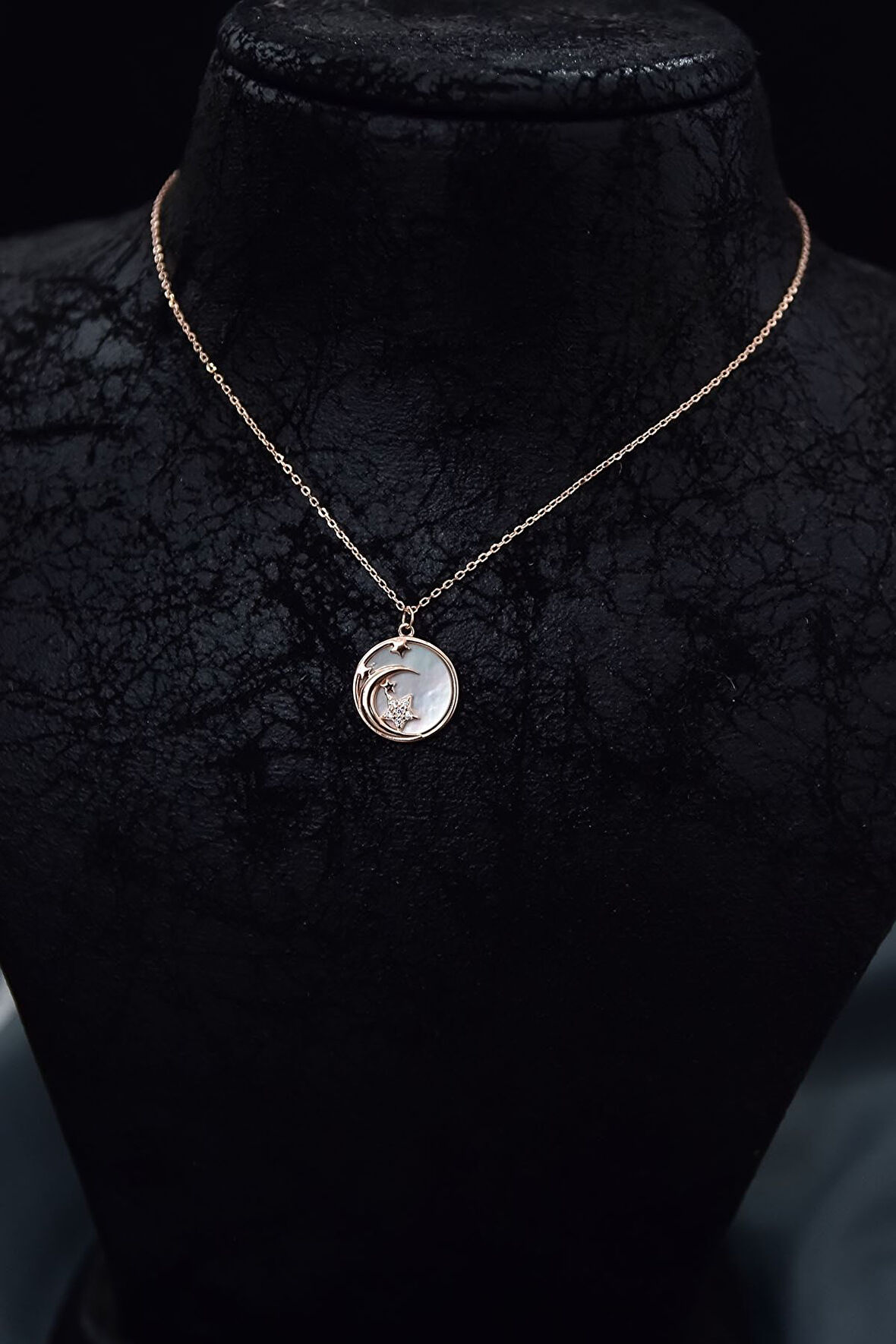 925 Ayar Gümüş Rose Kaplama Sedef Plaka Üzeri Zirkon Taşlı Ay Yıldız Kolye