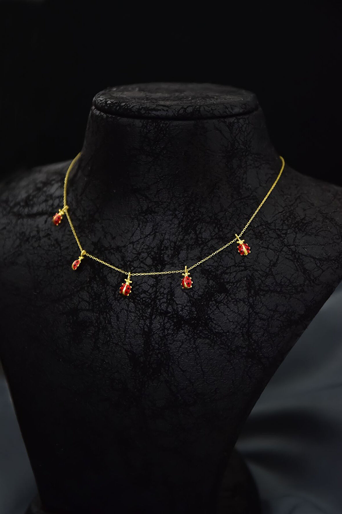 925 Ayar Gümüş Gold Kaplama Mineli Sıralı Uğur Böceği Kolye