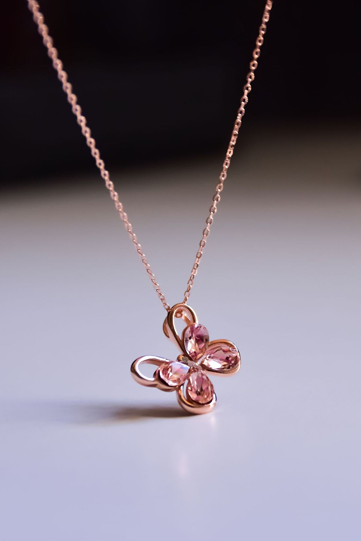 925 Ayar Gümüş Rose Kaplama Zirkon Taşlı Pembe Morpho Kelebeği Kolye