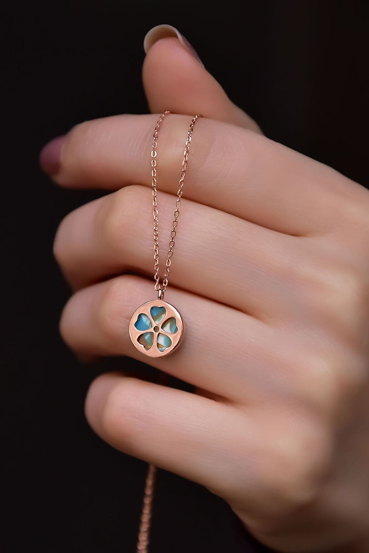 925 Ayar Gümüş Rose Kaplama Alaca Sedef Plaka Üzeri Yonca Kolye Model2