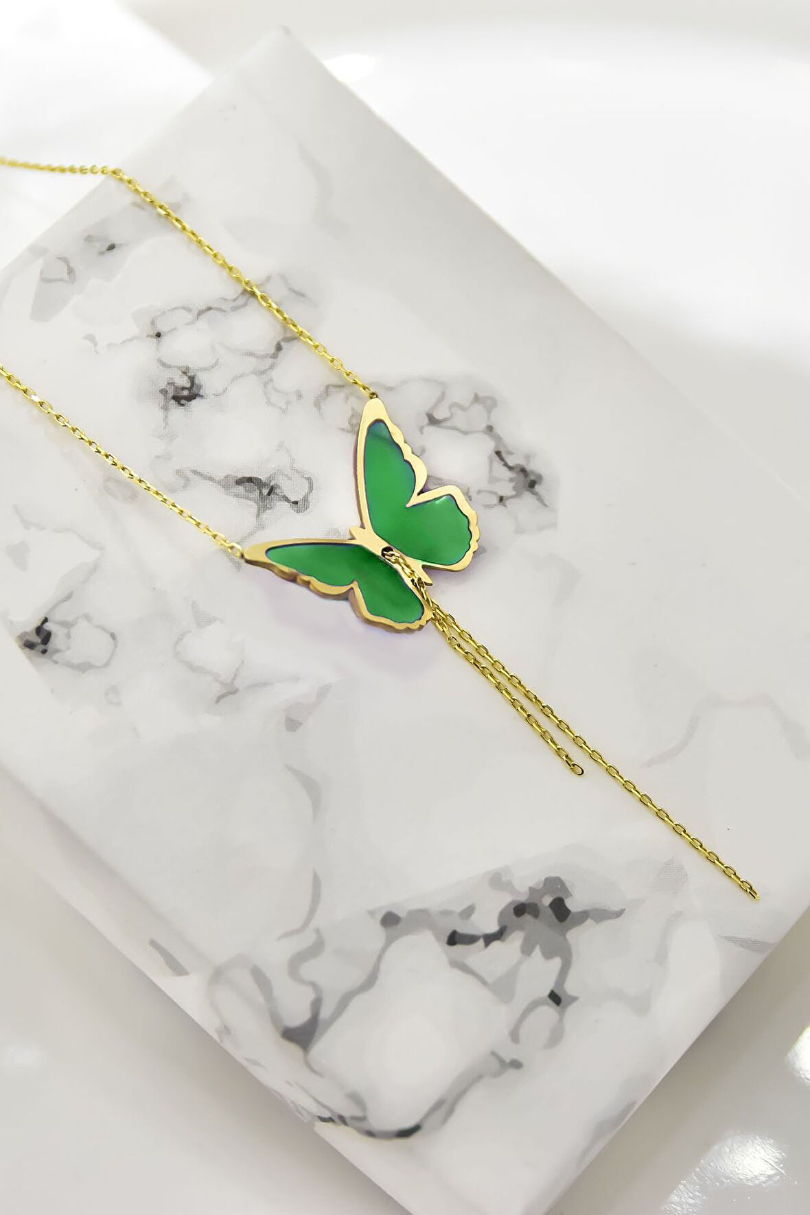 925 Ayar Gümüş Gold Parlayan Rüya Serisi Tasarım Ebruli Cam Boyamalı Zincir Sallantılı Kelebek Kolye