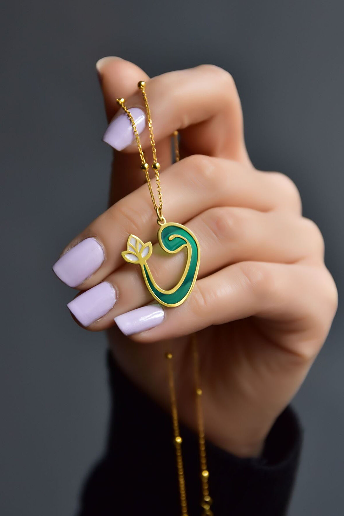 925 Ayar Gümüş Gold Kaplama Toplu Parlayan Rüya Serisi Tasarım Ebruli Cam Boyalı Laleli Vav Kolye