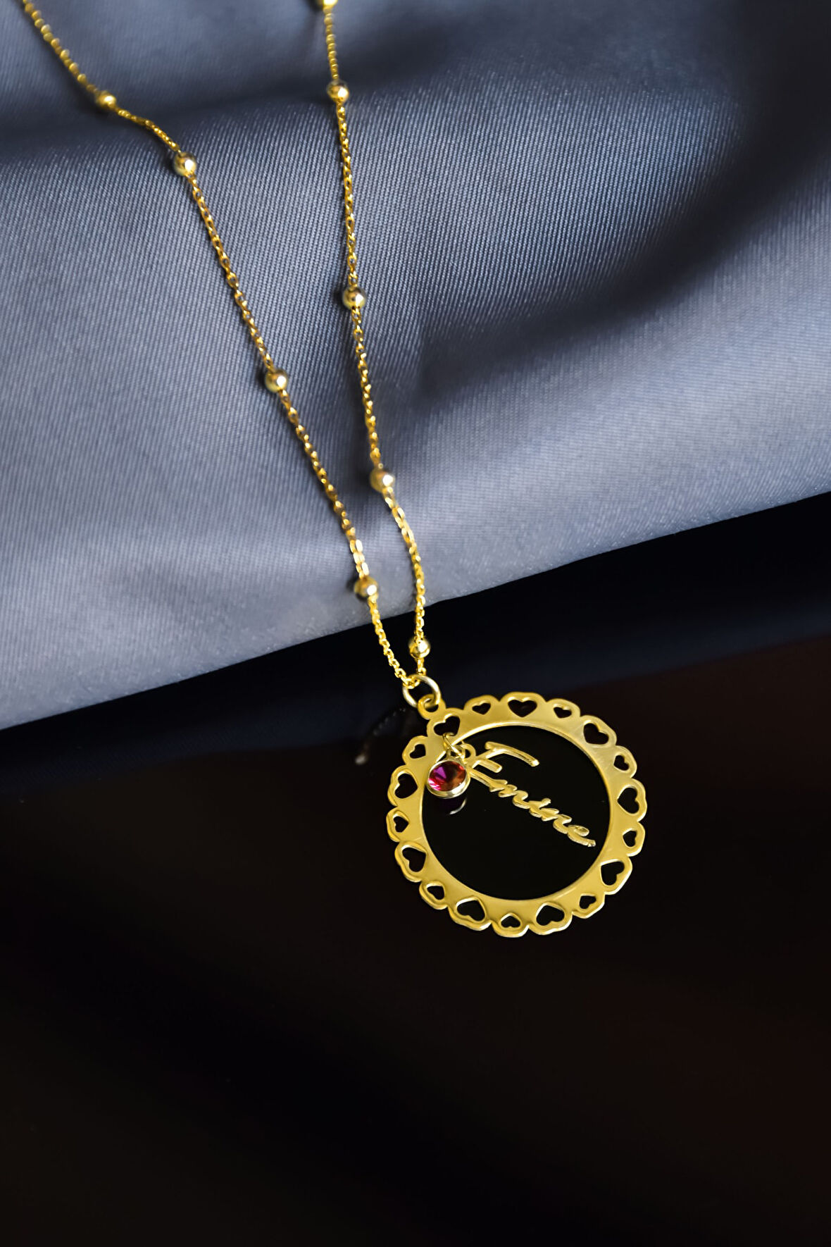 925 Ayar Gümüş Gold Kaplama Doğum Taşlı Kalpli Çerçeveli Isimli Top Zincirli Kolye