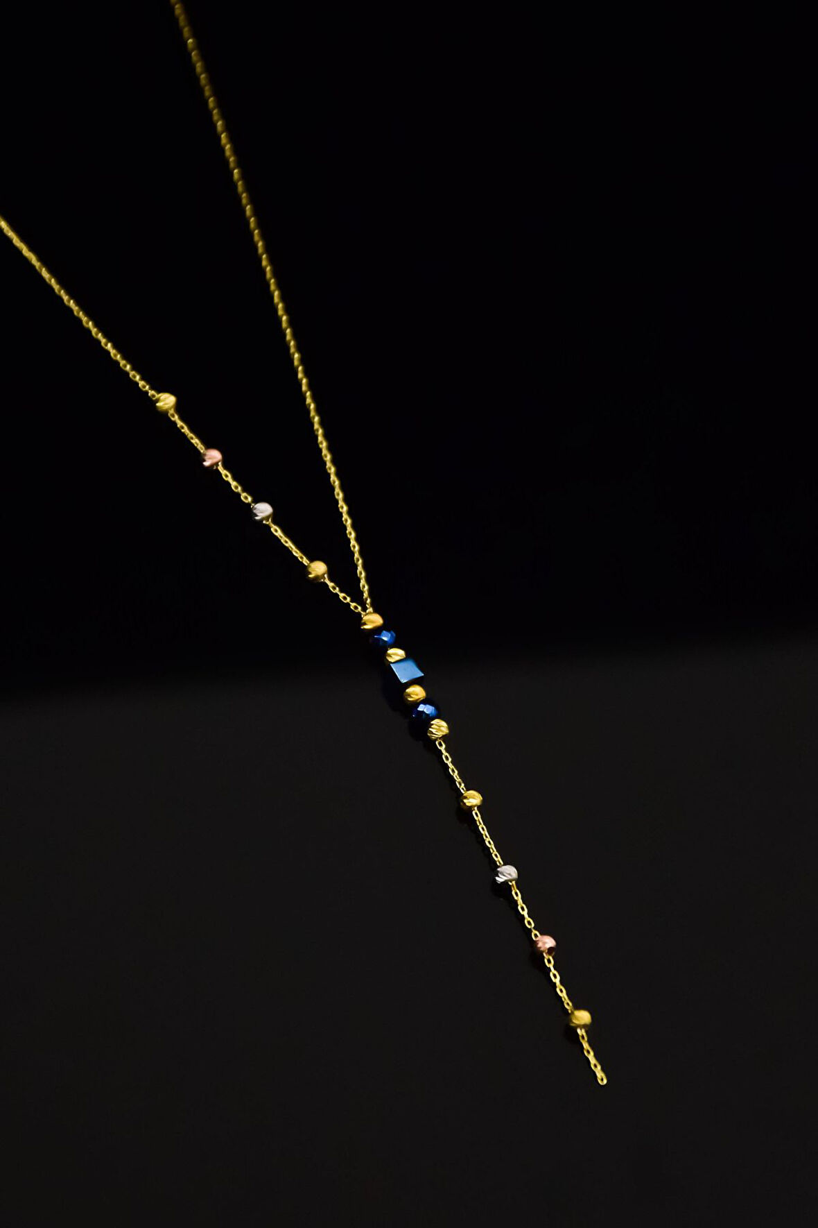 925 Ayar Gümüş Gold Kaplama Kayan Dorika Toplu , Lacivert Kare Boncuklu Kolye