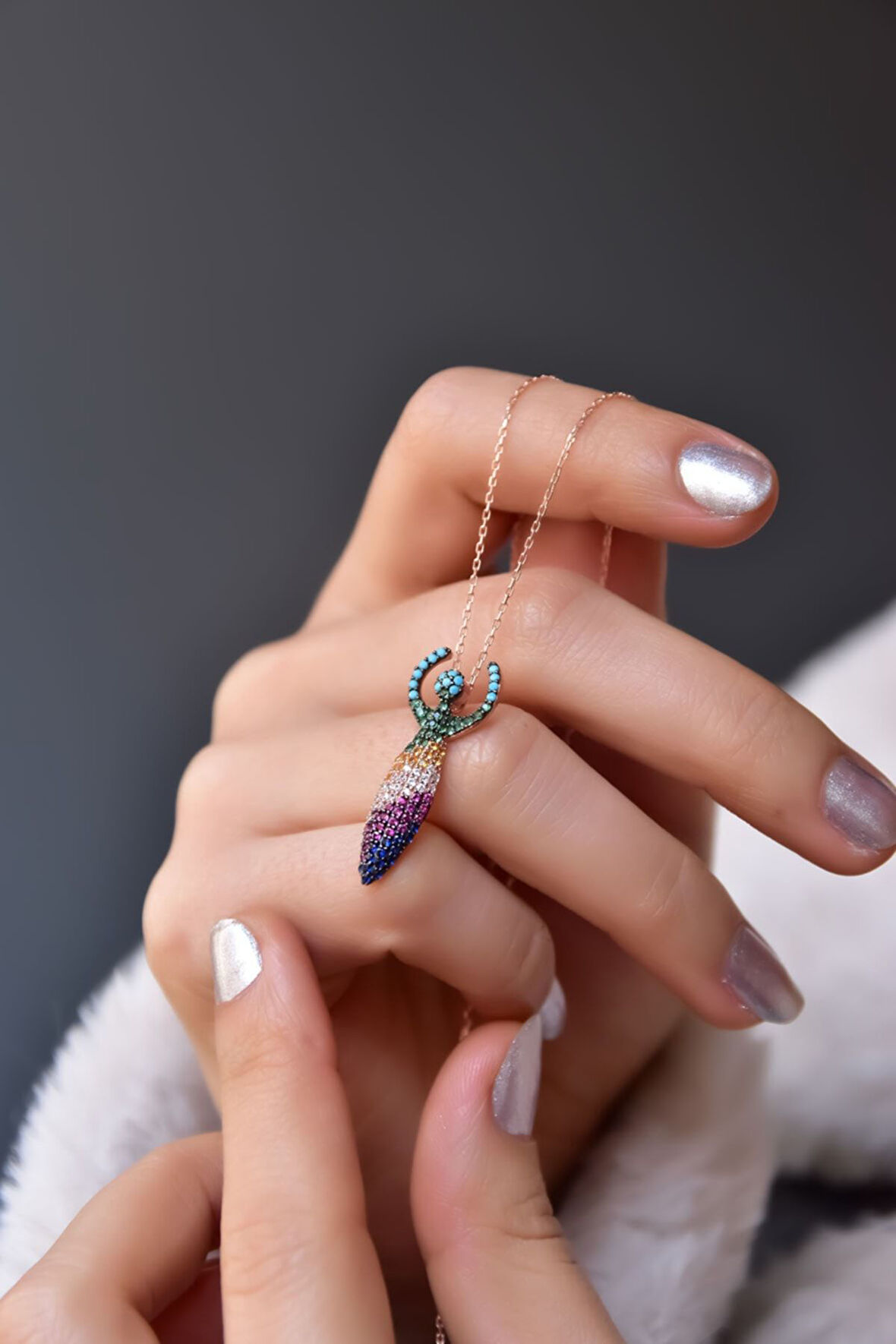 925 Ayar Gümüş Rose Kaplama Zirkon Renkli Taşlı Artemis Kolye