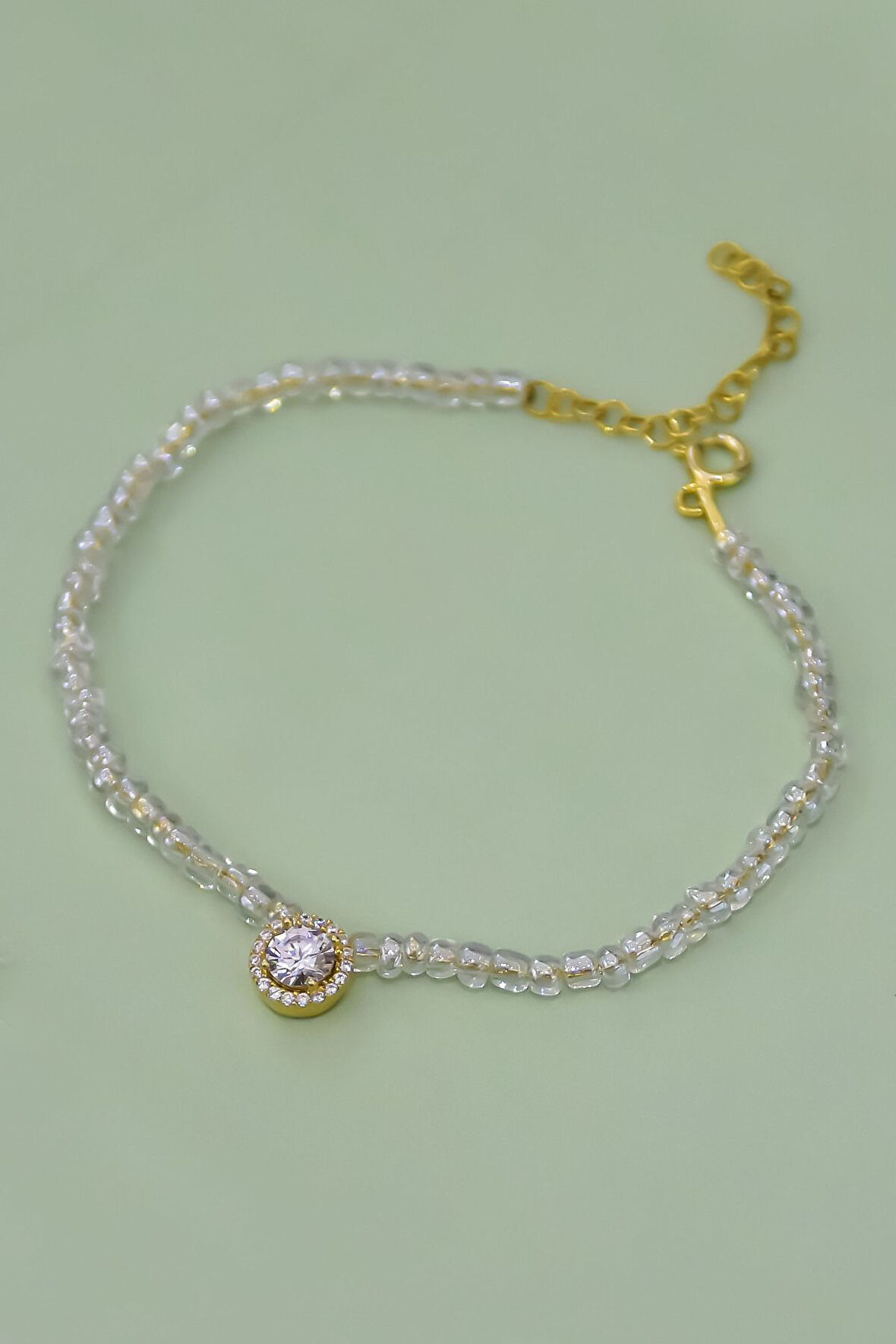 925 Ayar Gümüş Gold Kaplama Beyaz Boncuklu, Tek Taşlı Bileklik