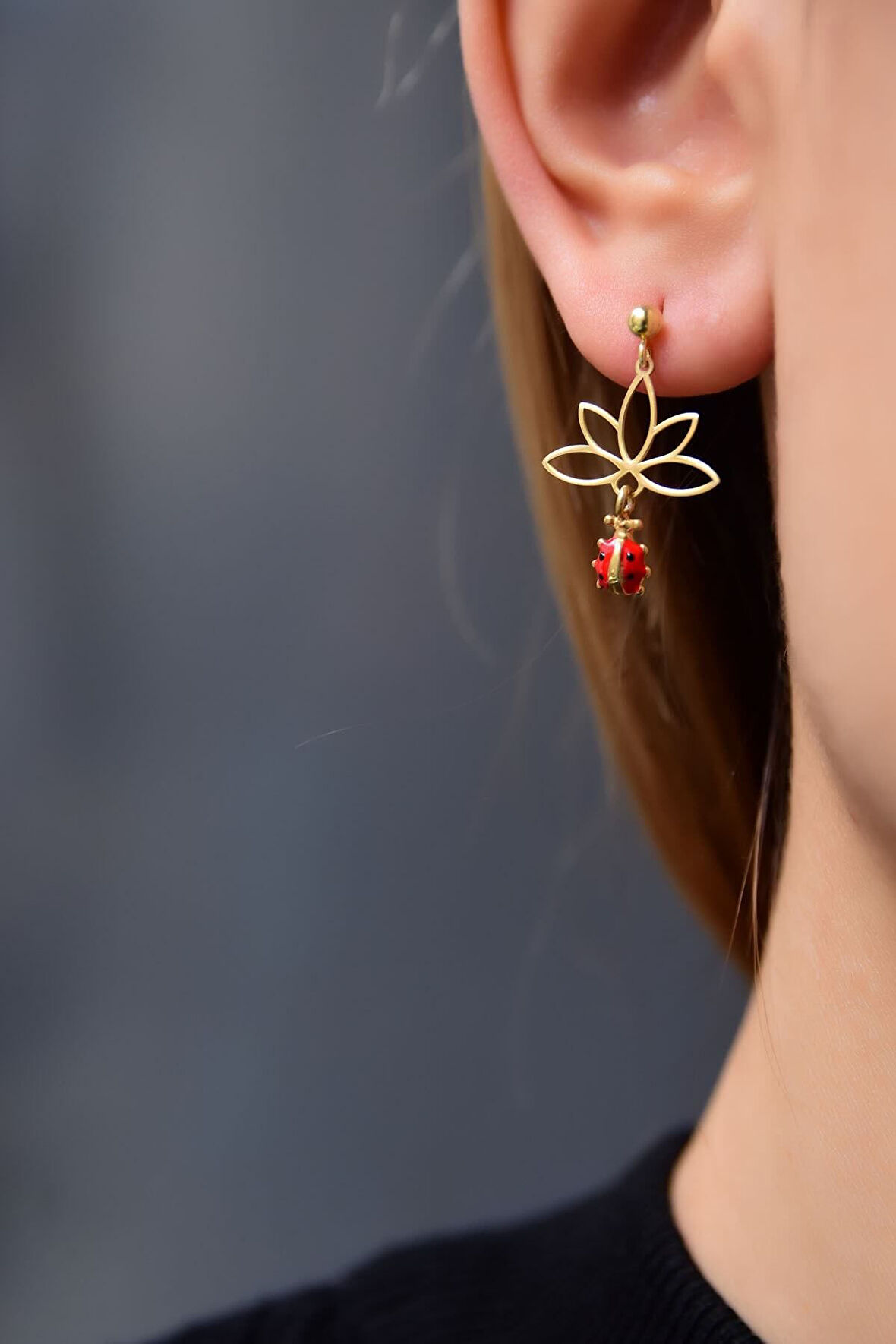 925 Ayar Gümüş Gold Kaplama Uğur Böceği Lotus Halka Küpe