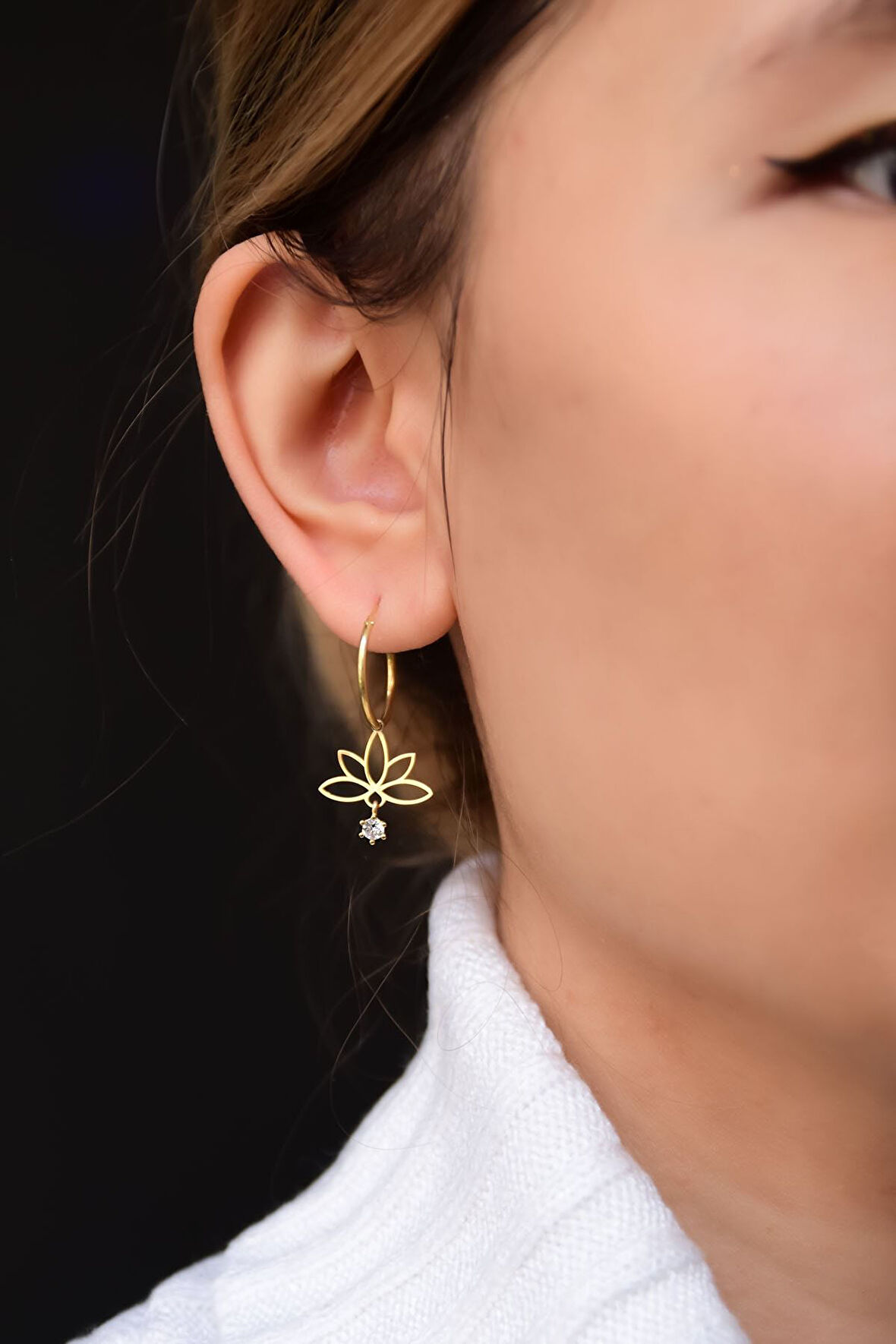 925 Ayar Gümüş Gold Kaplama Tek Taş Lotus Halka Küpe