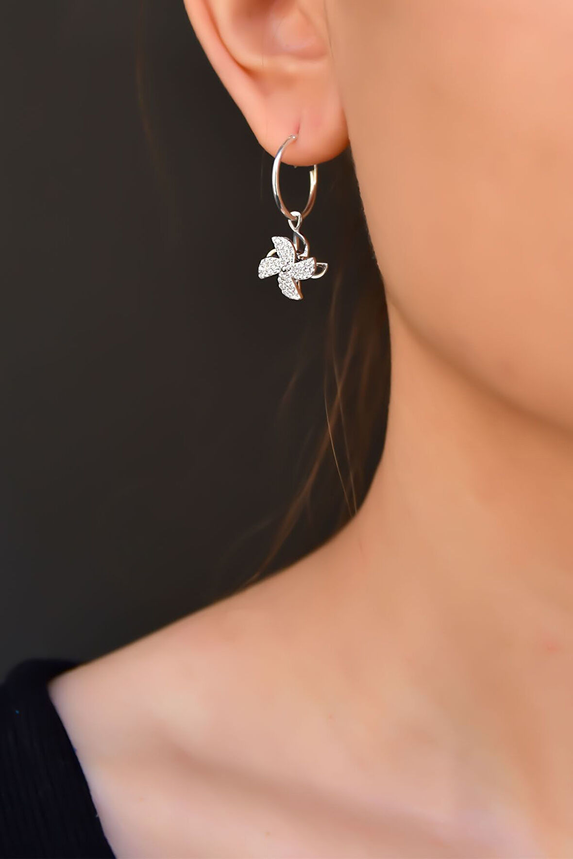 925 Ayar Gümüş Rodyum Kaplama Wind Rose Halka Küpe