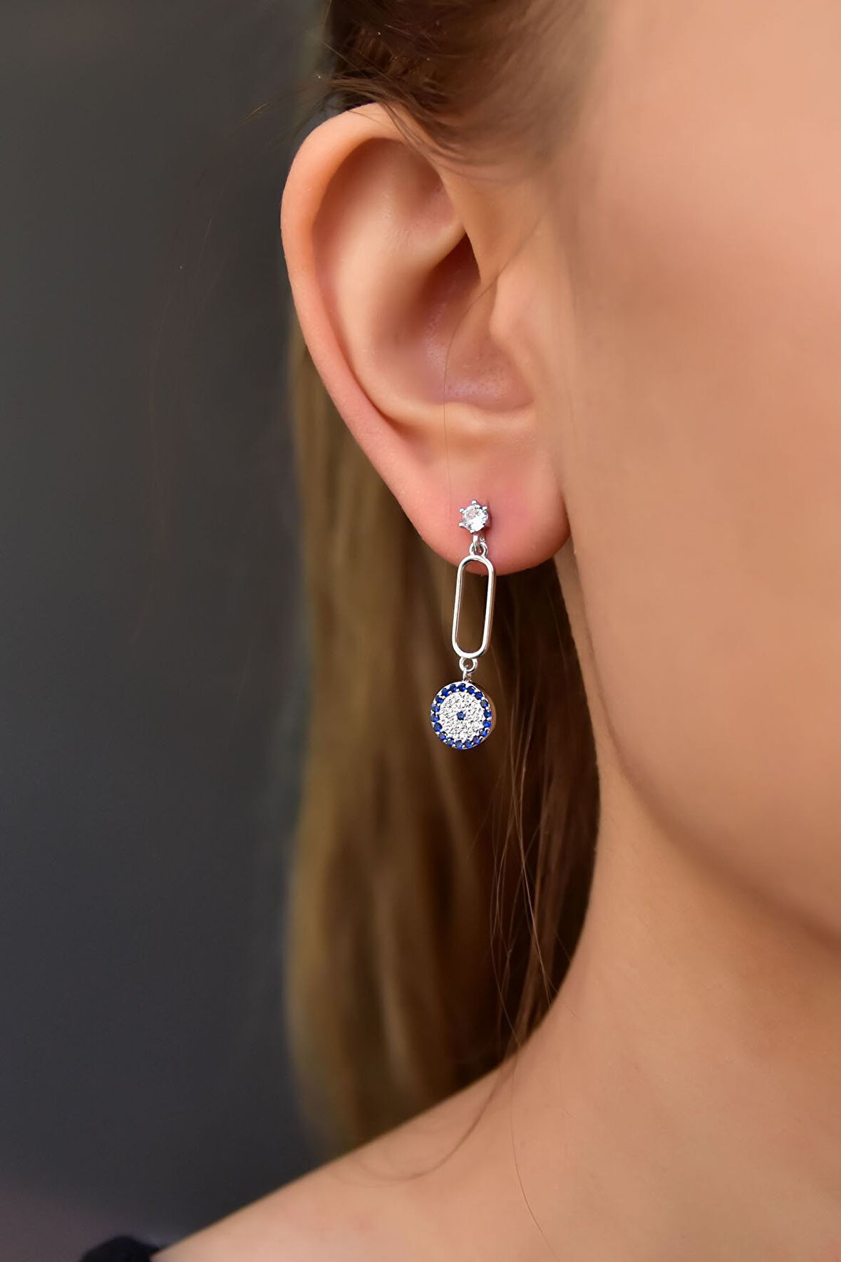 925 Ayar Gümüş Rodyum Kaplama Sallantılı Köşesiz Dikdörtgen Tektaş Nazar Küpe