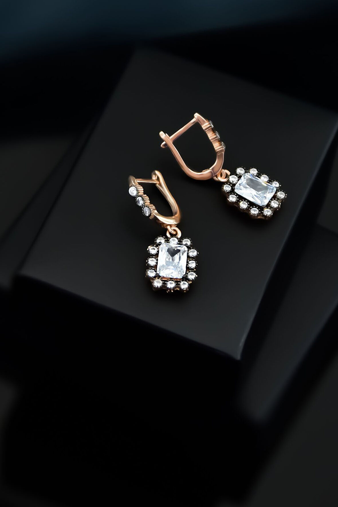 925 Ayar Gümüş Rose Kaplama Elmas Montür Kare Küpe