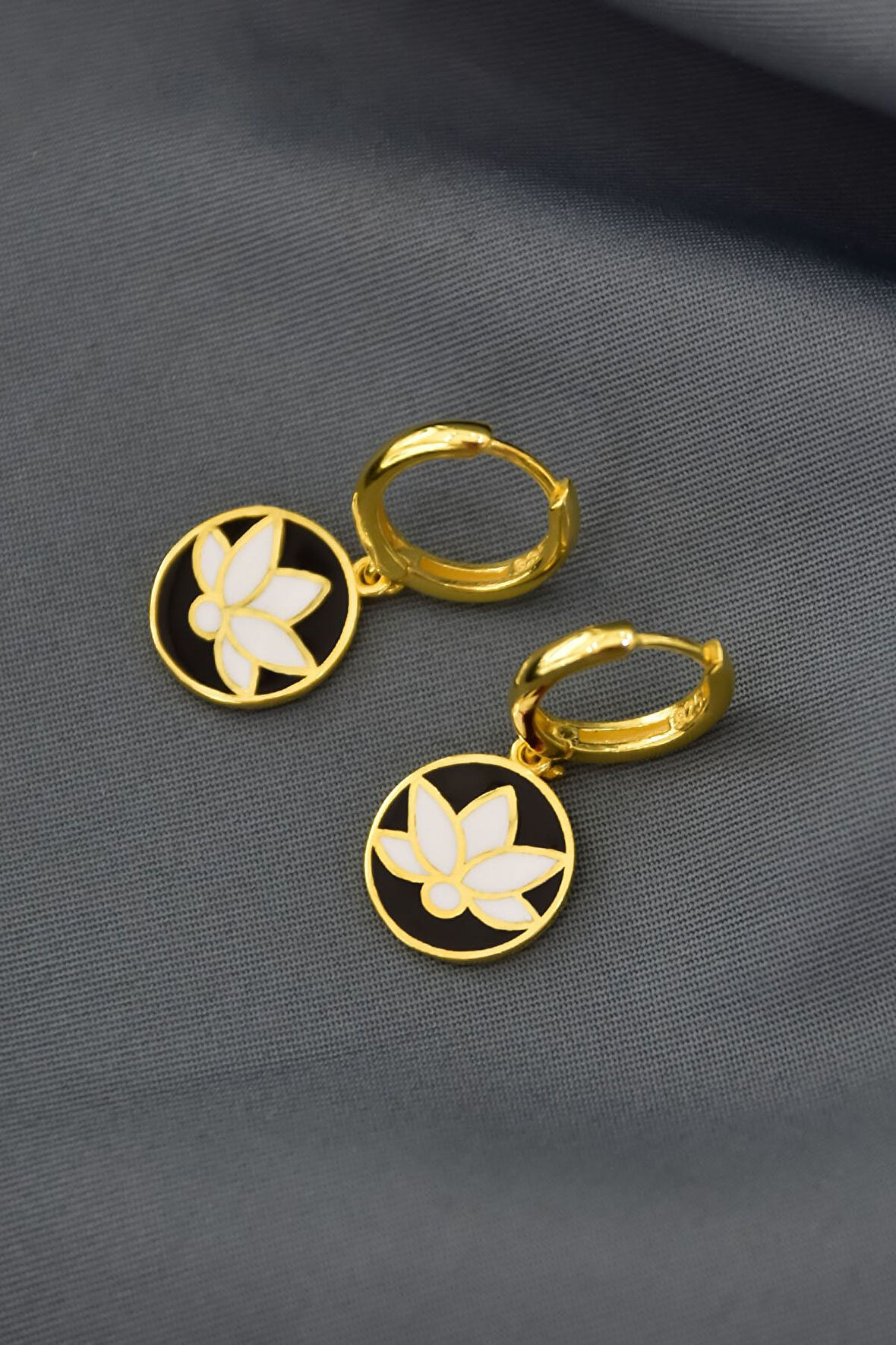 925 Ayar Gümüş Gold Kaplama Mineli Lotus Çiçeği Halka Küpe