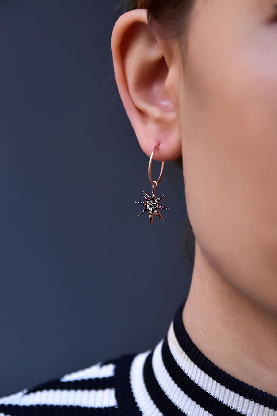 925 Ayar Gümüş Rose Kaplama Mix Taşlı Kutup Yıldızı Halka Küpe