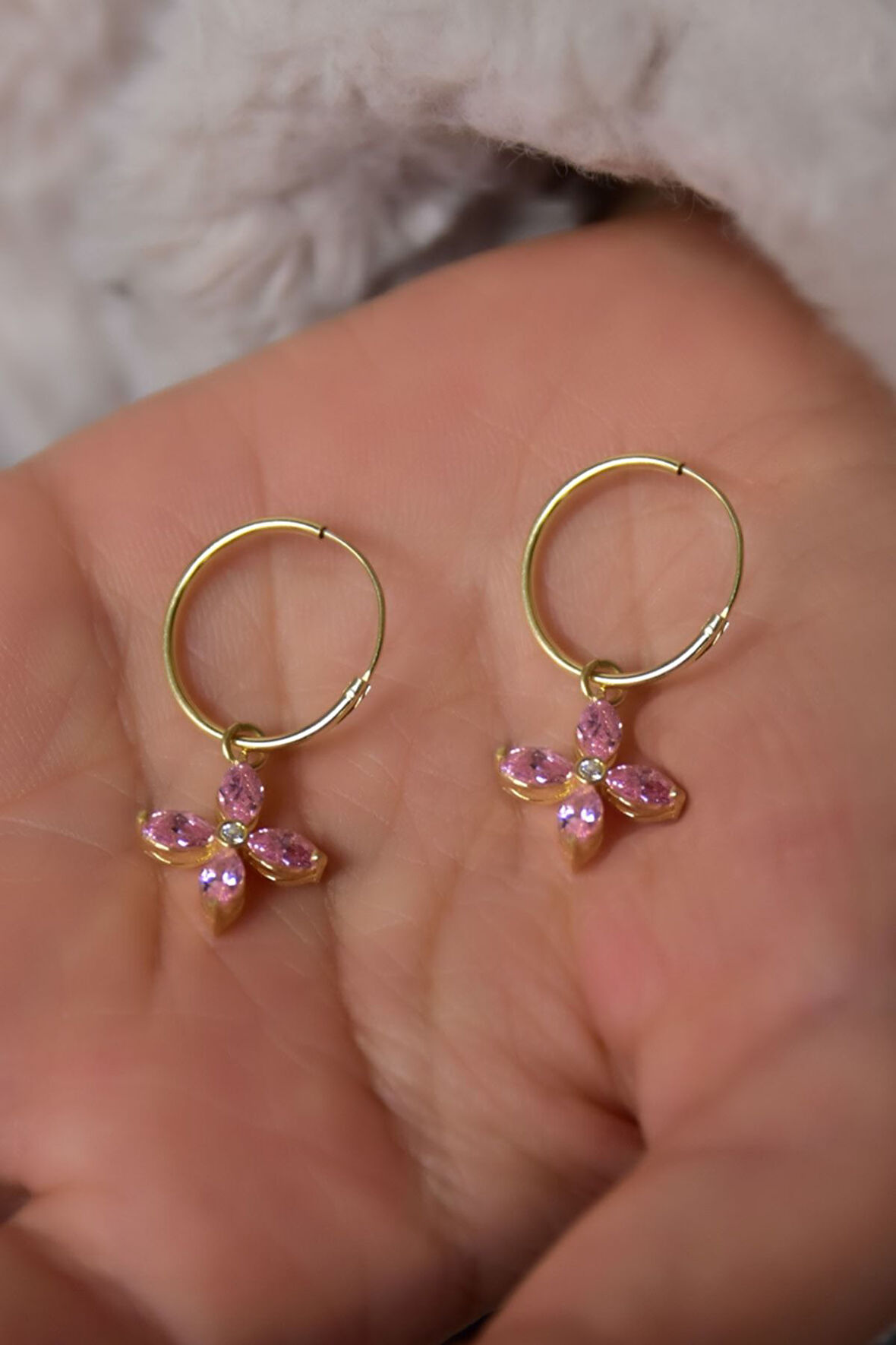 925 Ayar Gümüş Gold Kaplama Pembe Zirkon Taşlı Plumeria Halka Küpe