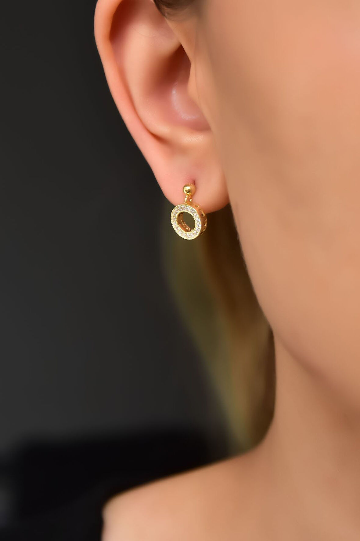 925 Ayar Gümüş Gold Kaplama Zirkon Taşlı Yuvarlak Çivili Küpe