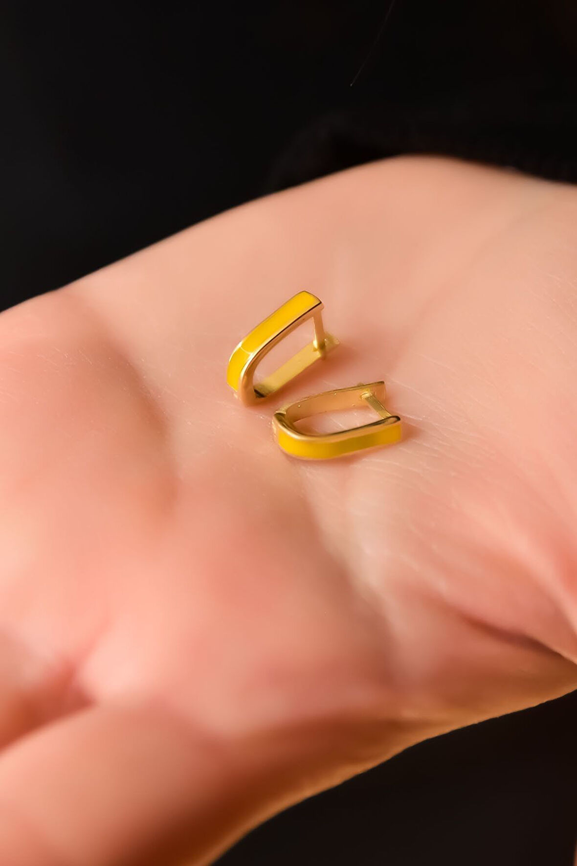 925 Ayar Gümüş Gold Kaplama Sarı Mineli Dikdörtgen Halka Küpe