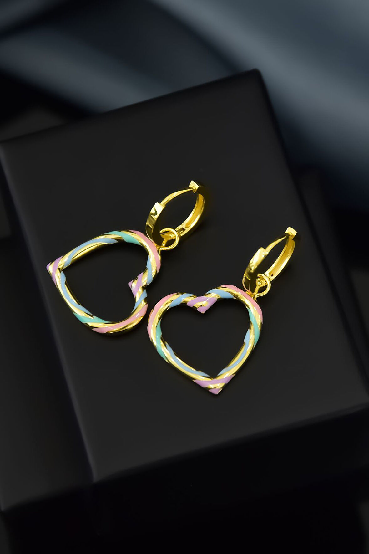 925 Ayar Gümüş Rose Kaplama Mineli Kalp Figürlü Sallantılı Halka Küpe