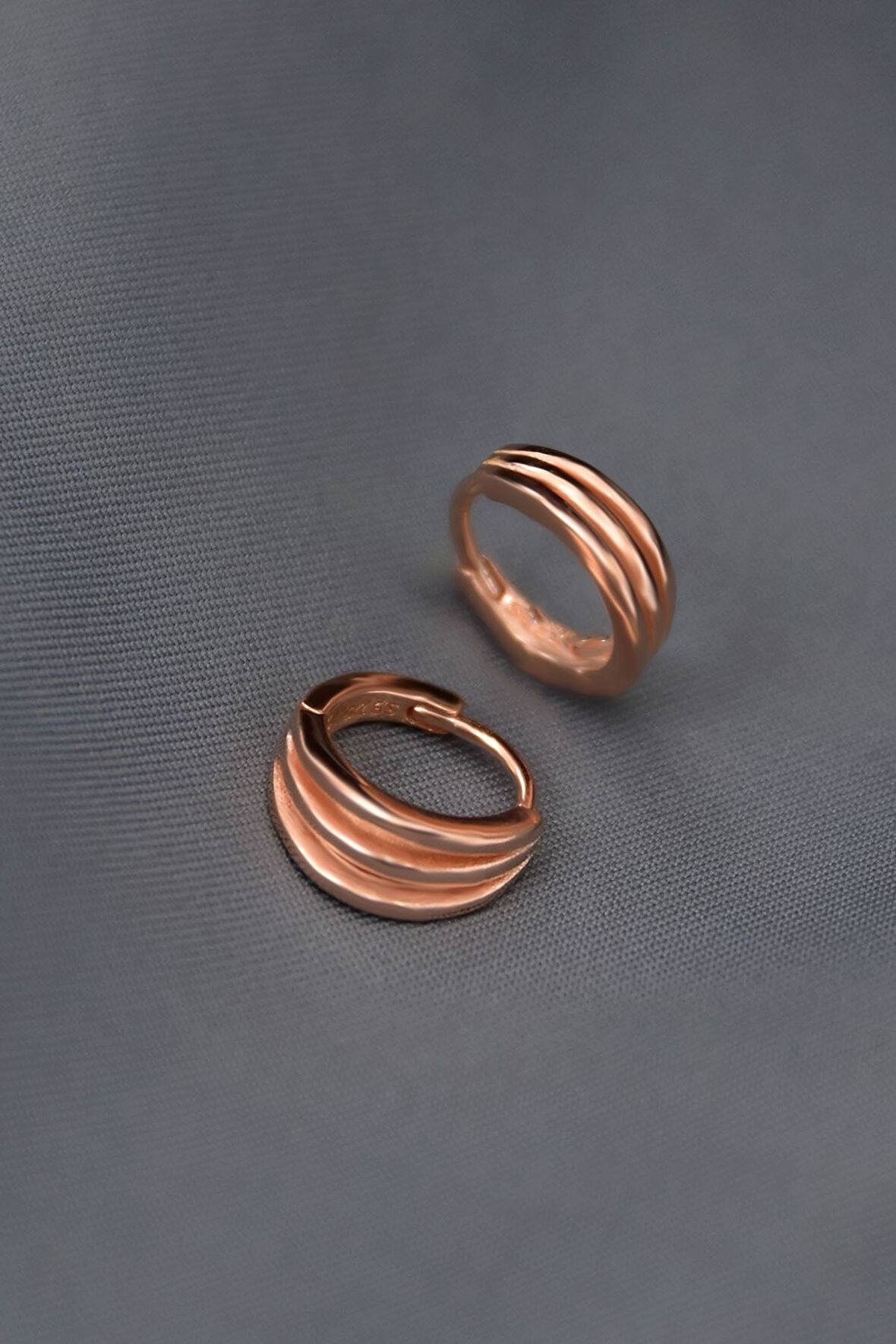 925 Ayar Gümüş Rose Kaplama Tasarım Halka Küpe