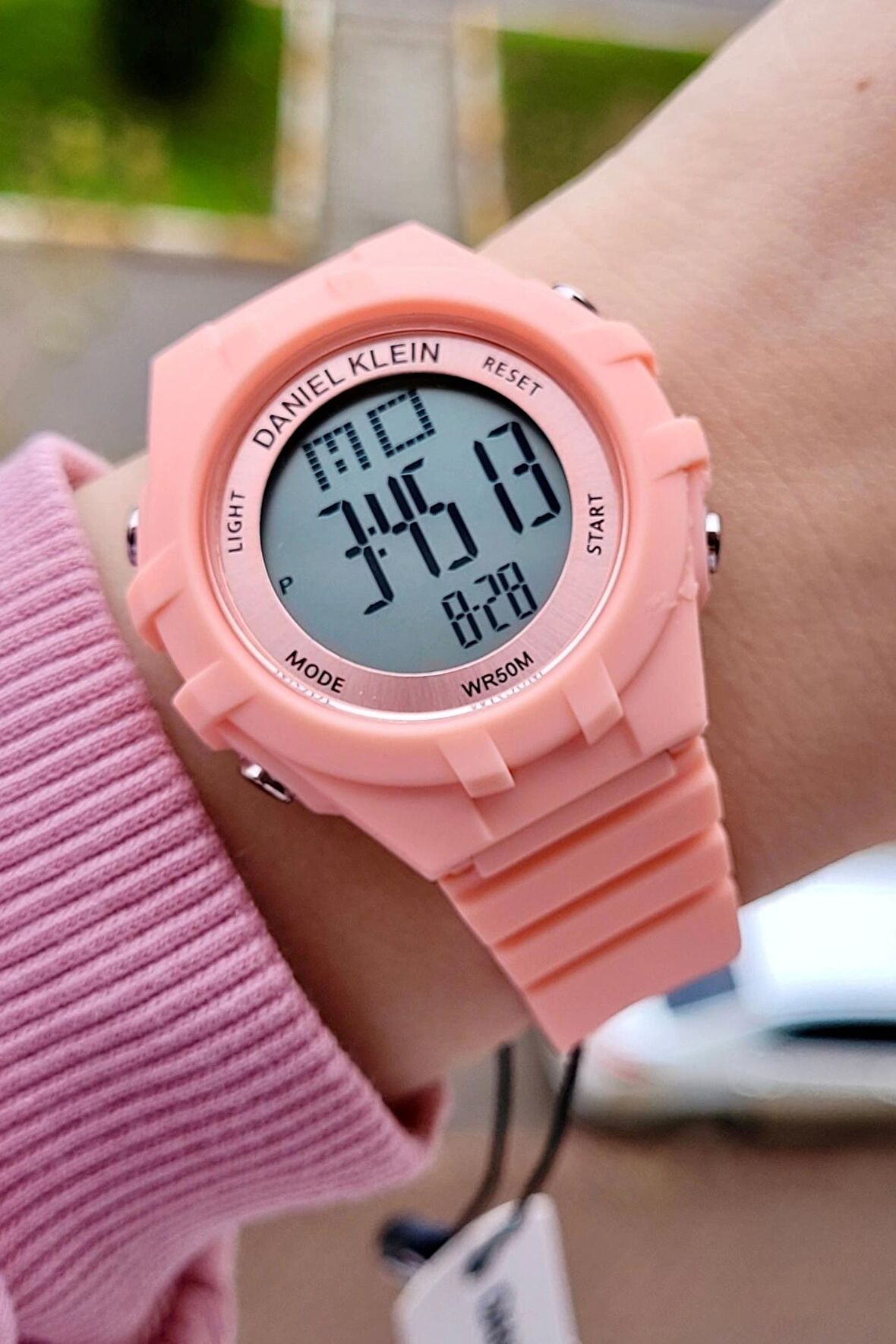 Daniel Klein DKISTE937 Pembe Renk 7 Farklı Işıklı, Alarmlı, Kronometreli Kız Çocuk Kol Saati