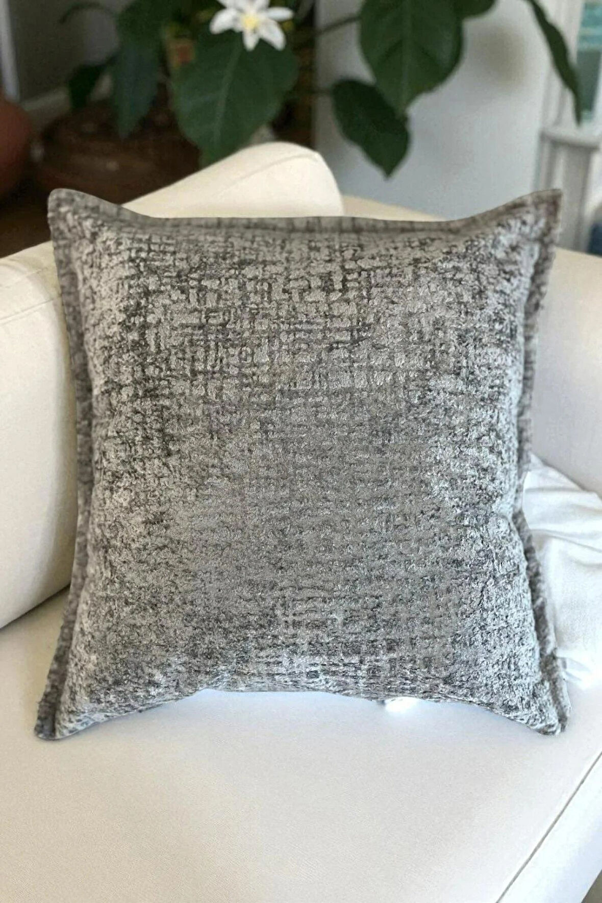 İthal Kadife Dekoratif Kırlent Kılıfı 45x45 cm – Yumuşak Dokulu Kare Yastık ve Ev Aksesuarı