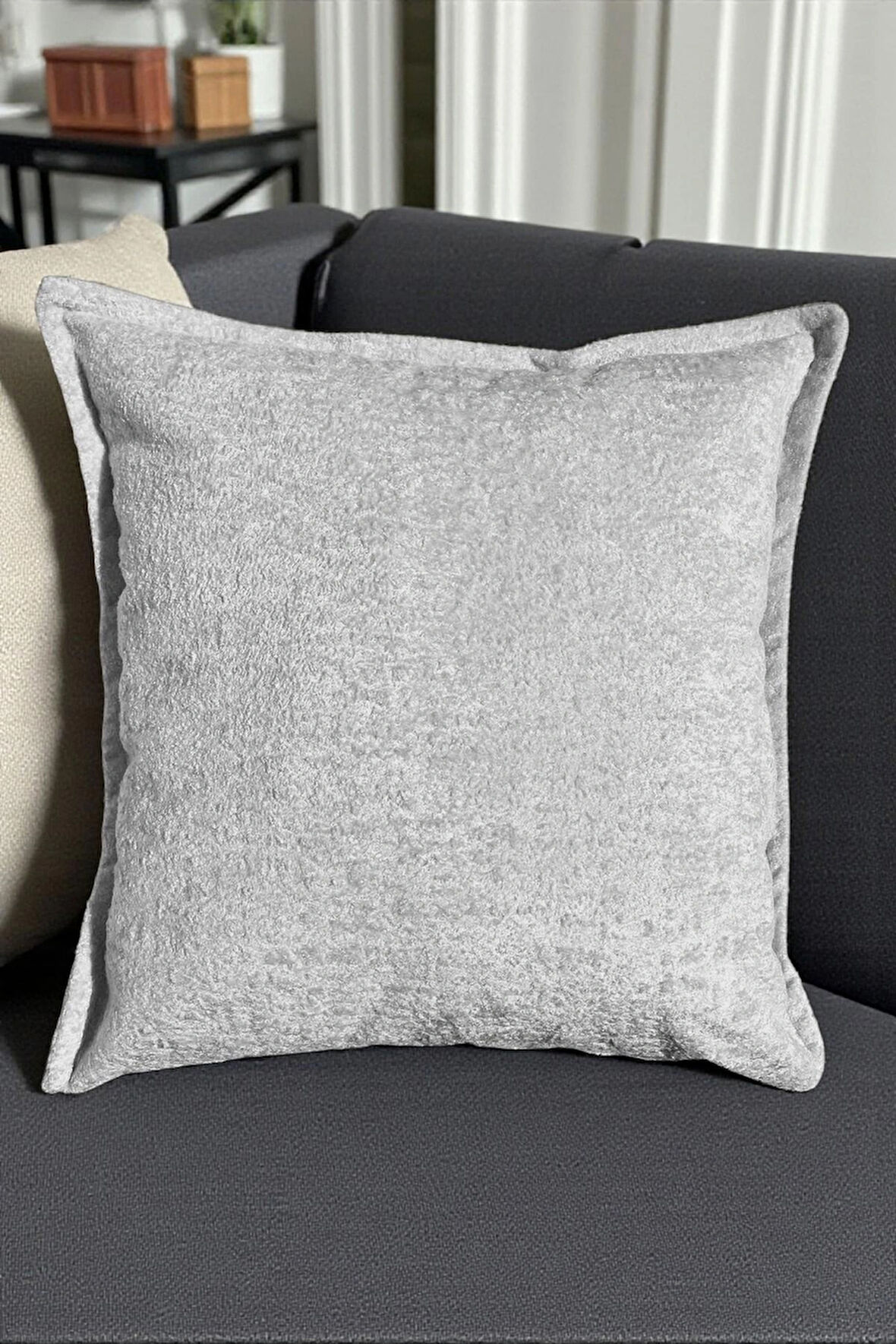 İthal Kadife Dekoratif Kırlent Kılıfı 45x45 cm – Yumuşak Dokulu Kare Yastık ve Ev Aksesuarı