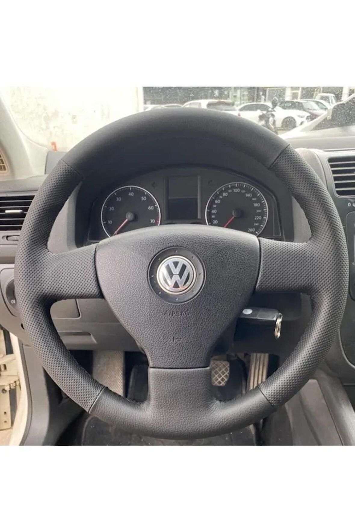 VOLSVAGEN CADDY VE POLO 2006-2010 DERİ DİREKSİYON KILIFI (TUŞSUZ, DERİSİZ PLASTİK DİREKSİYON)