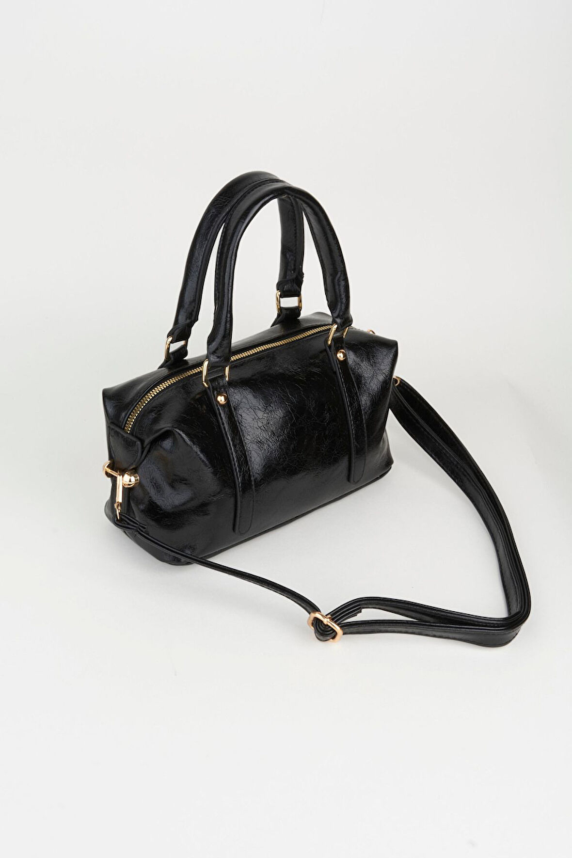 Kadın Ortanca Siyah Tasarım Kırık Parlak Deri Astarlı Fermuar Kapama El Kol Ve Omuz Çantası