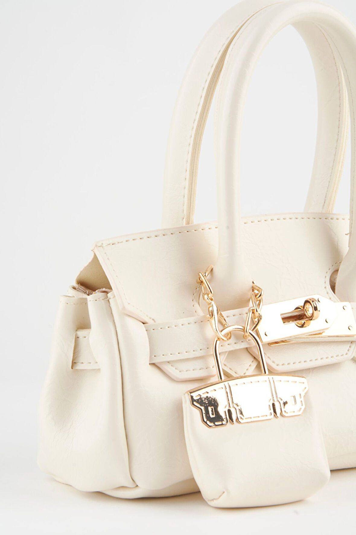 Kadın Kasa Krem Charm Hediyeli Tasarım Çevirme Kilit Kapama El Kol Ve Omuz Çantası